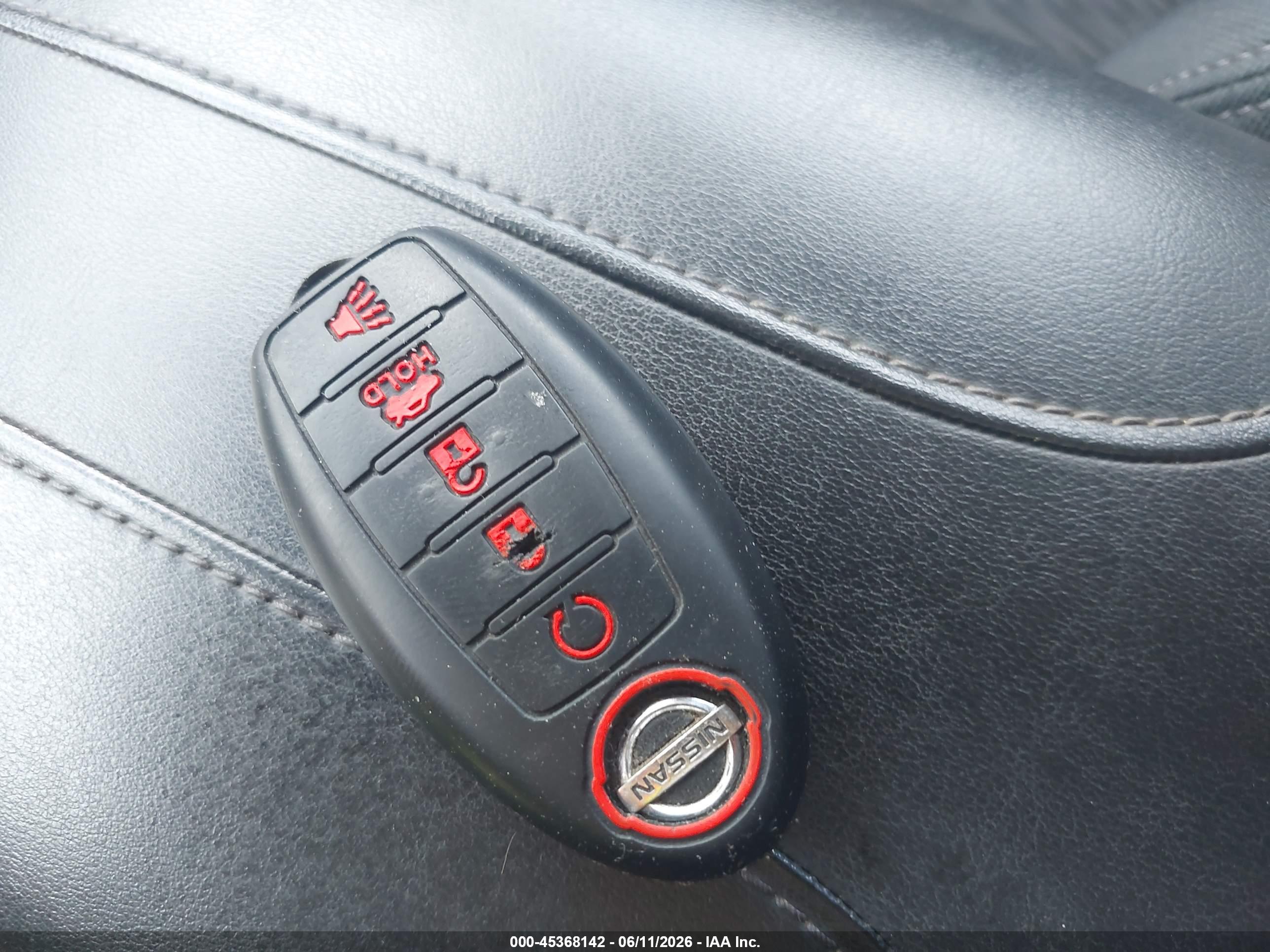 NISSAN ROGUE image 11