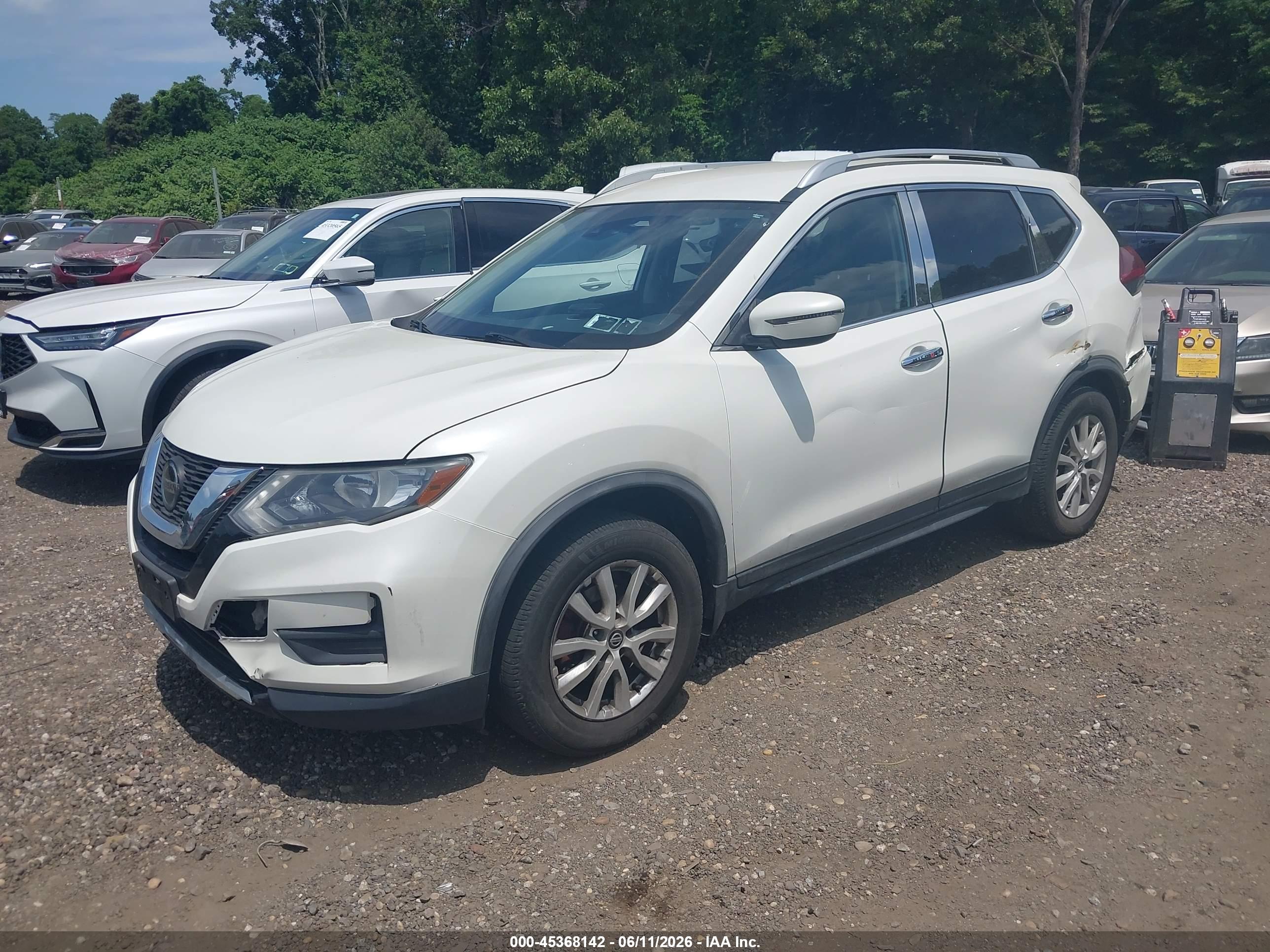 NISSAN ROGUE image 2