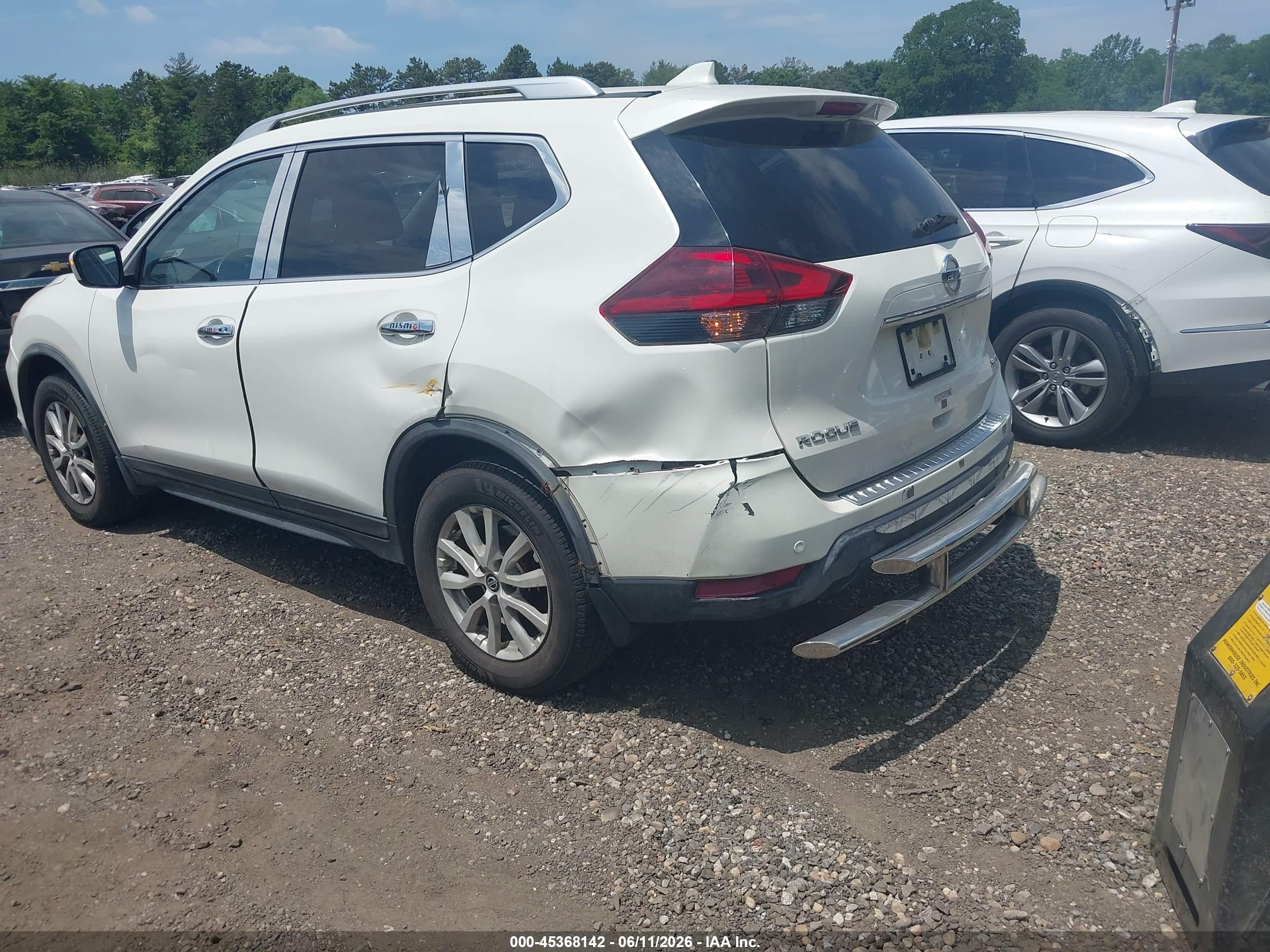 NISSAN ROGUE image 3