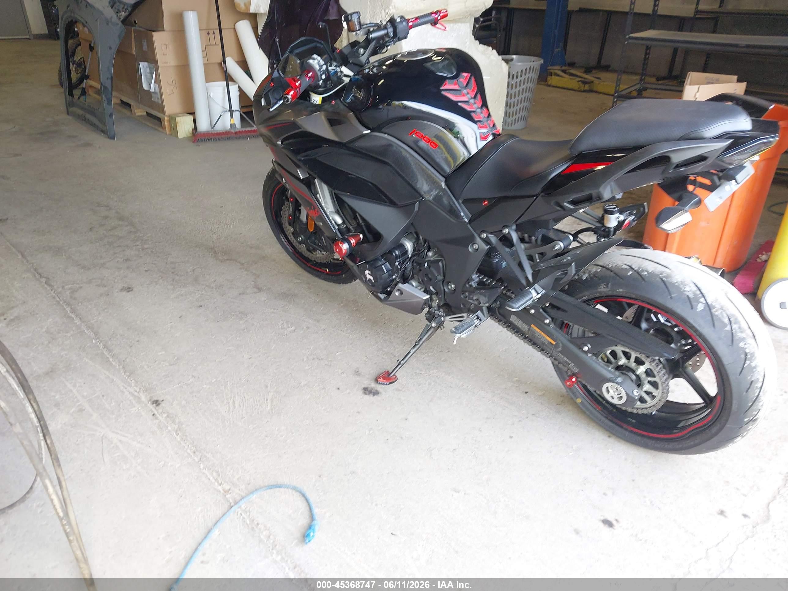 KAWASAKI ZX1002 image 3
