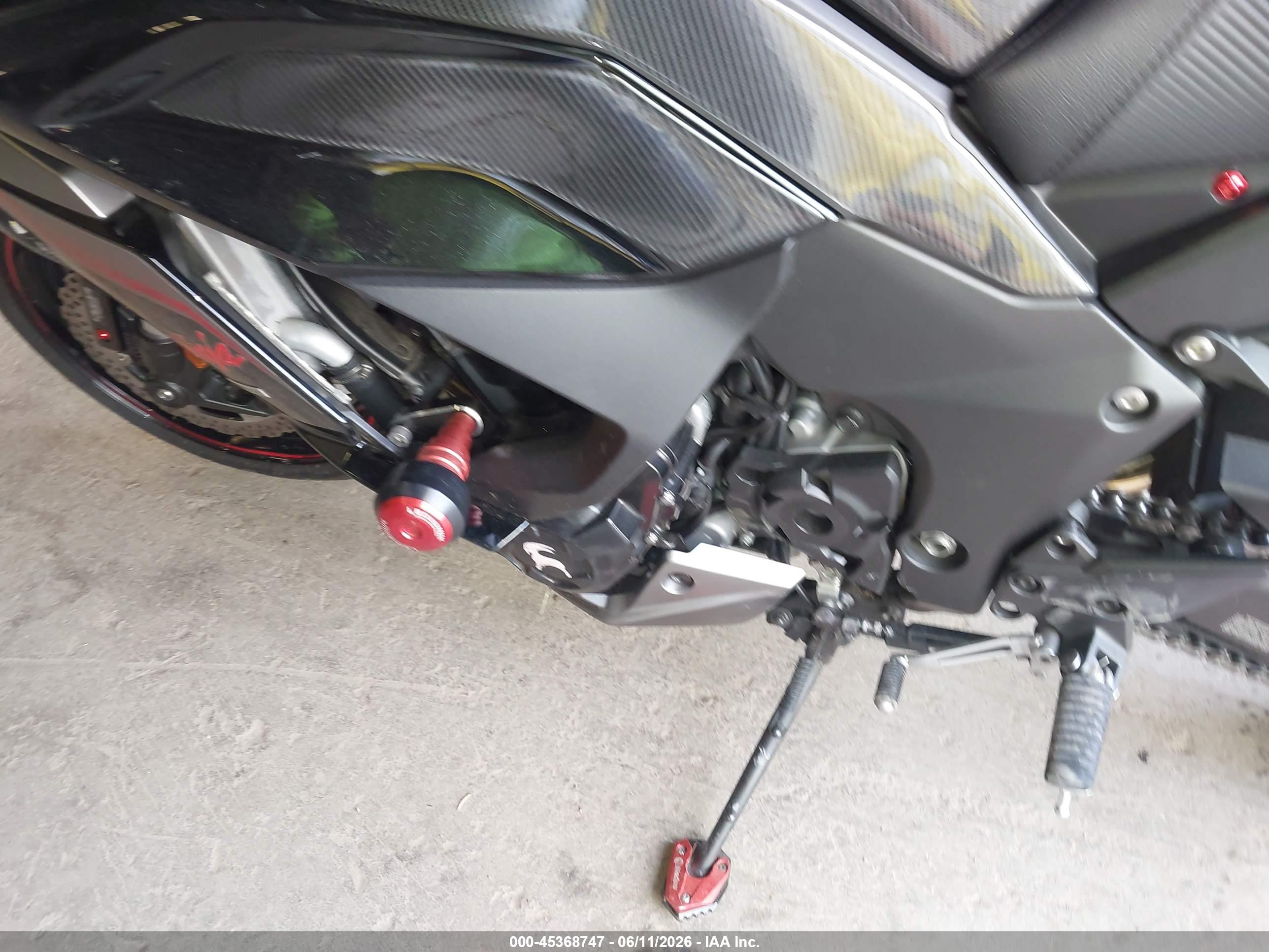 KAWASAKI ZX1002 image 9