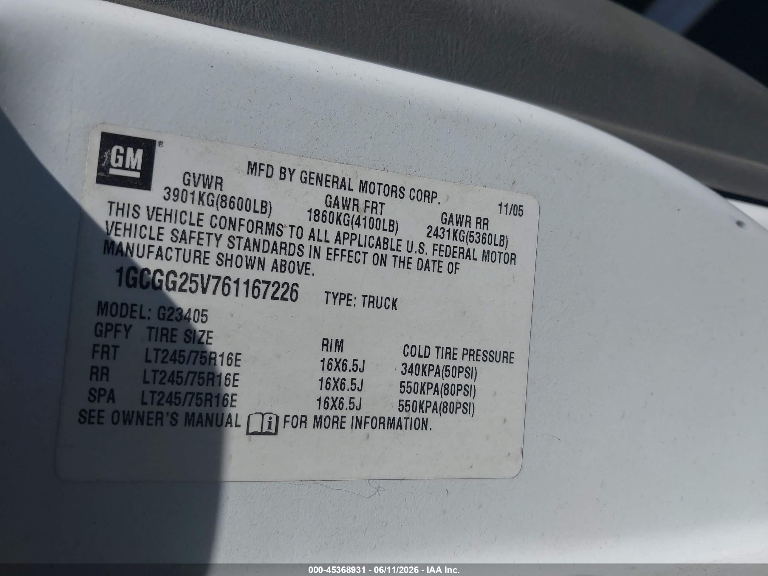 CHEVROLET EXPRESS image 9