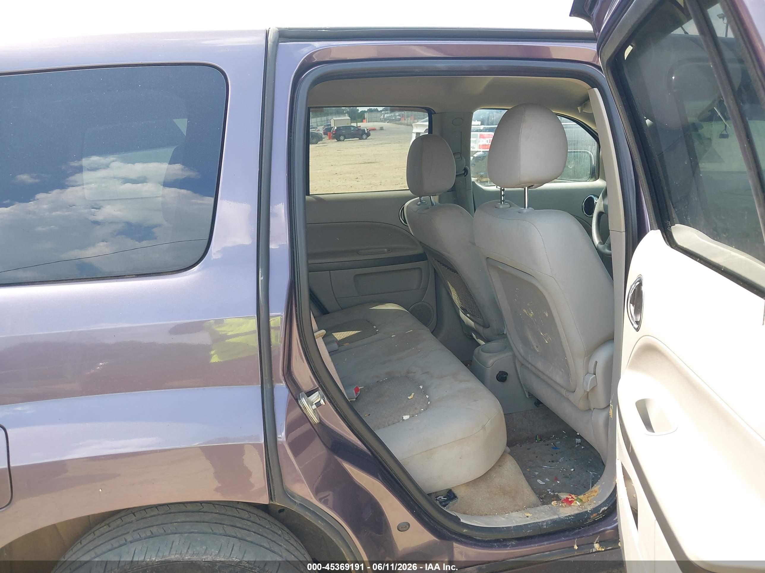 CHEVROLET HHR image 8