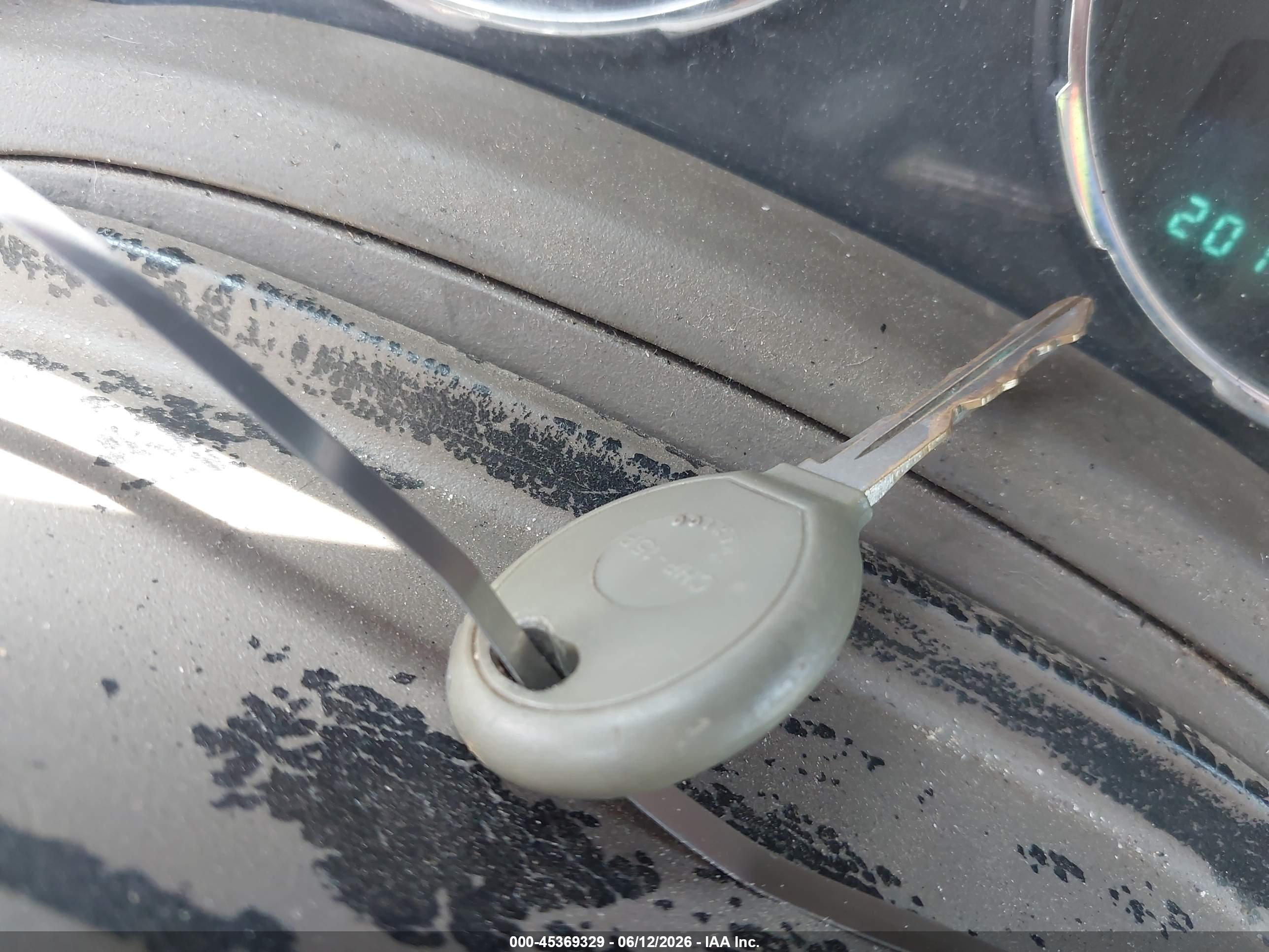 JEEP LIBERTY image 11