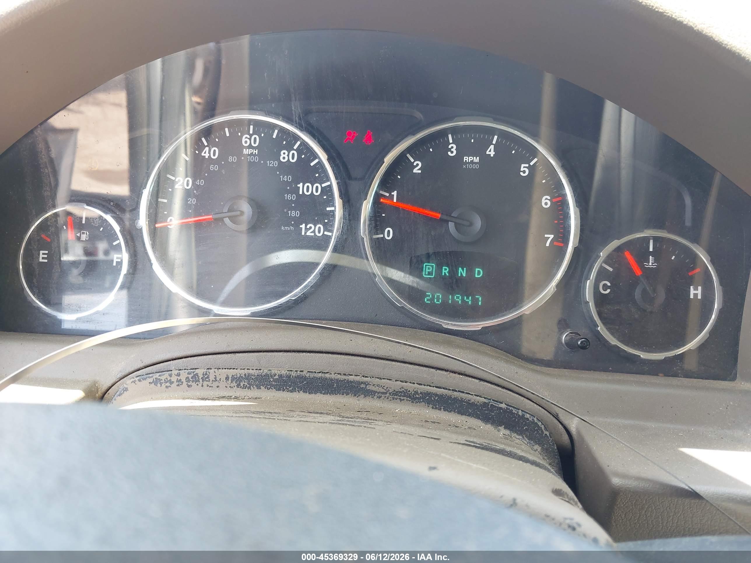 JEEP LIBERTY image 7