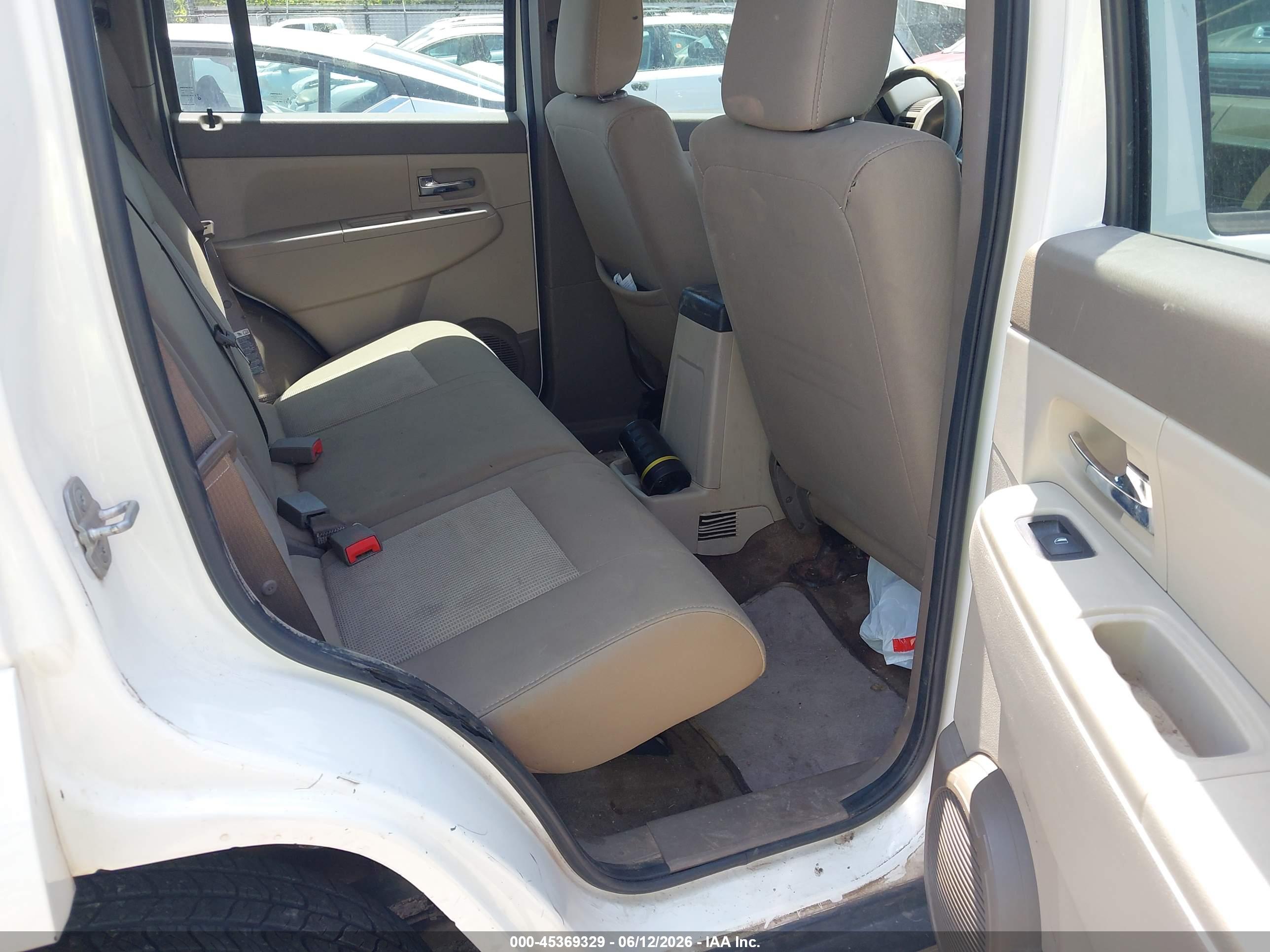 JEEP LIBERTY image 8