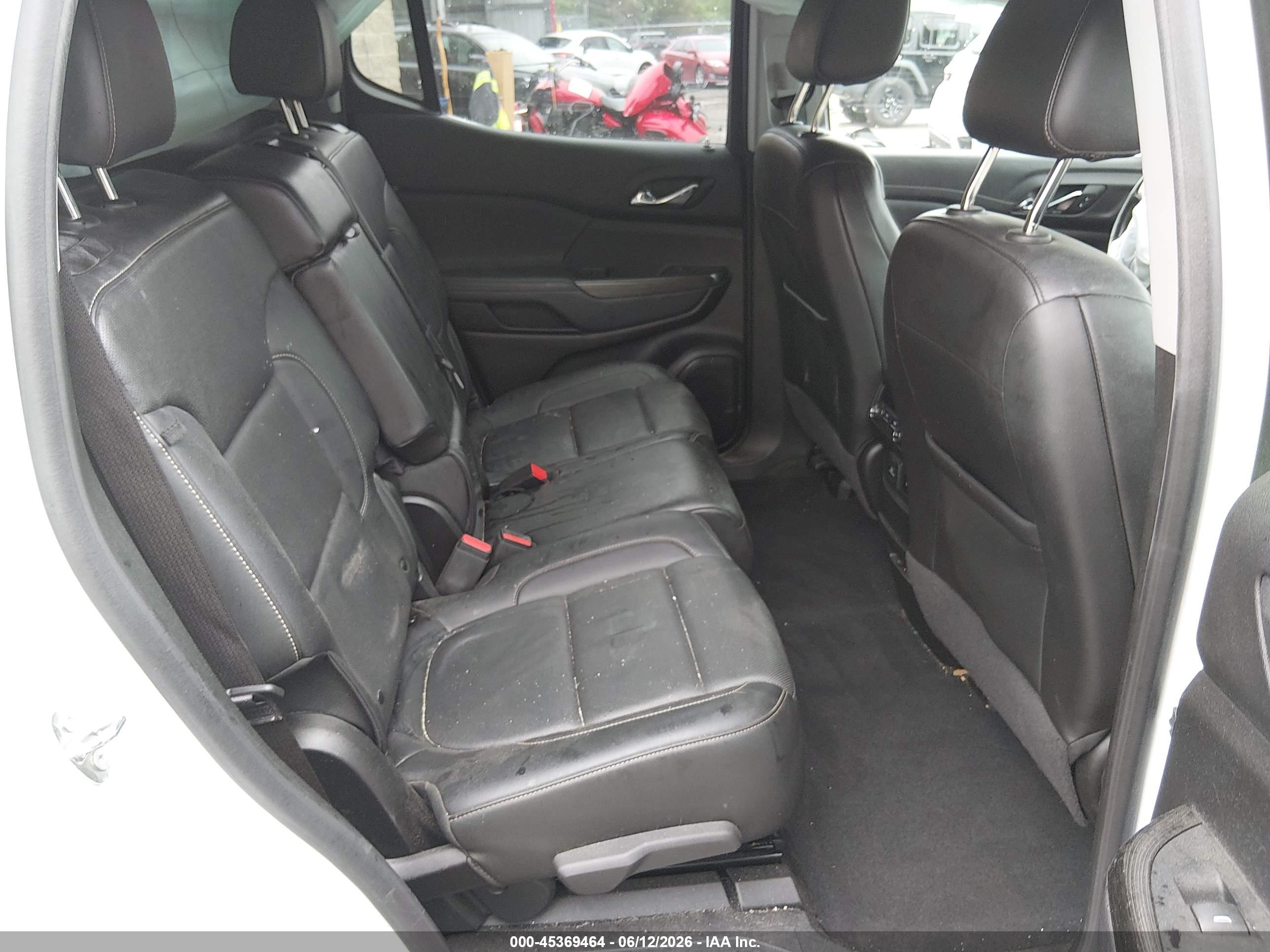 GMC ACADIA image 8