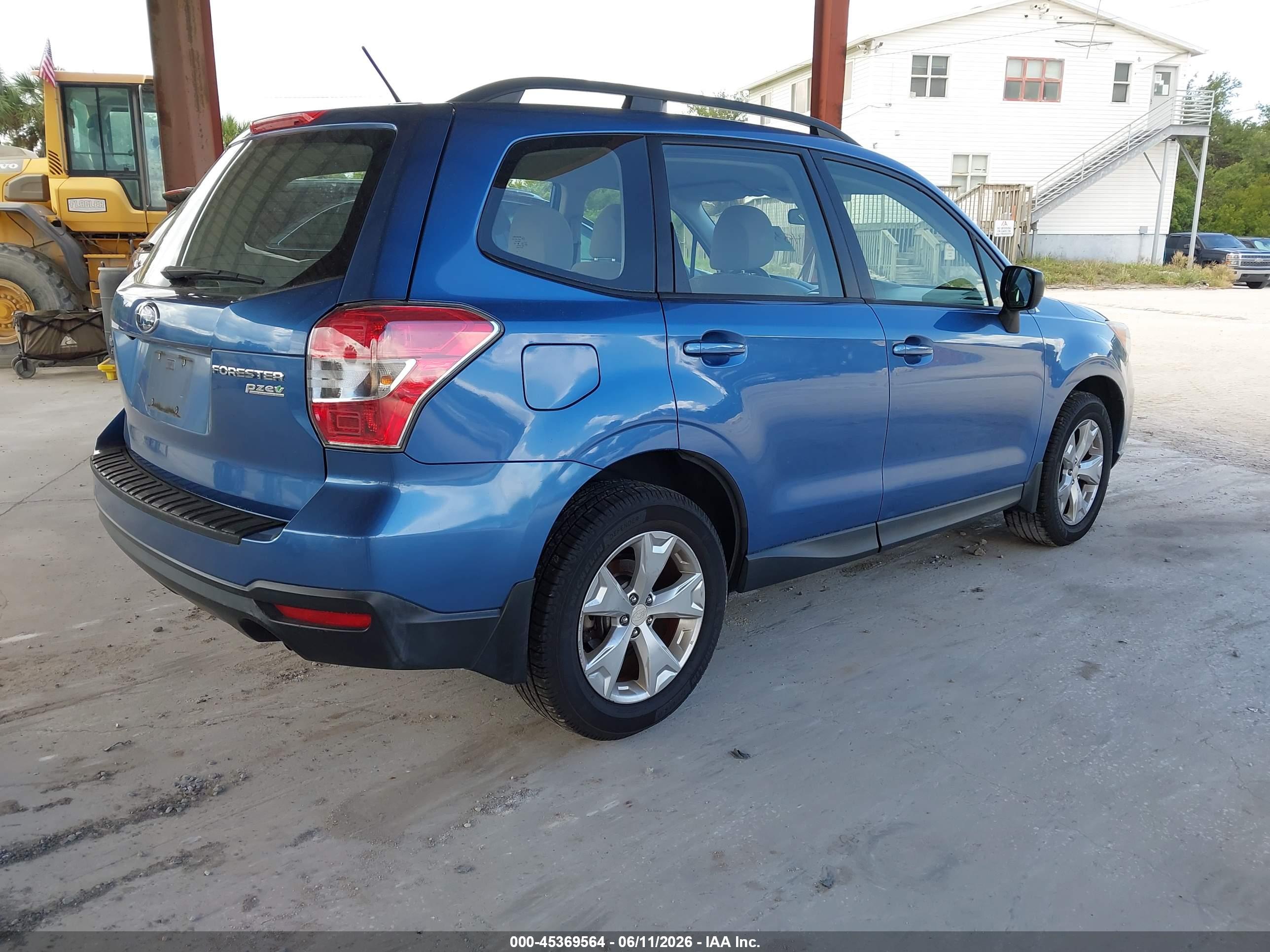SUBARU FORESTER image 4