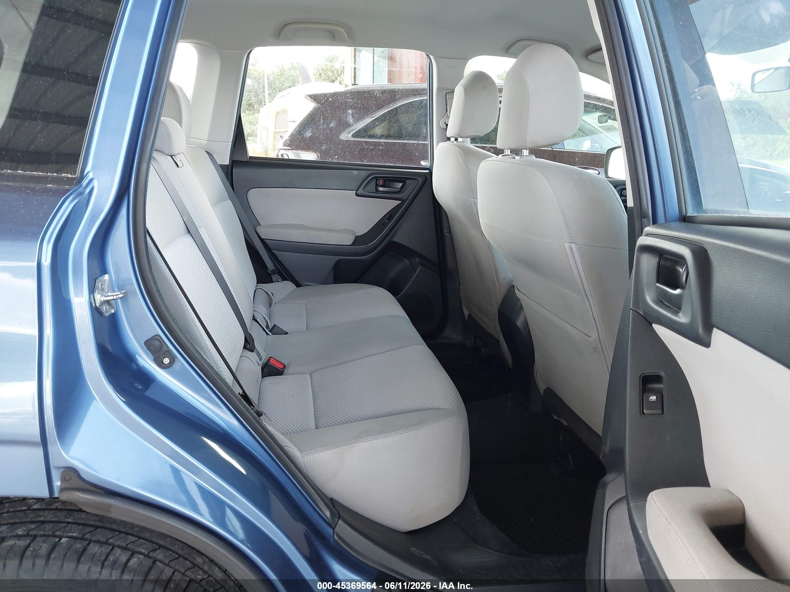 SUBARU FORESTER image 8