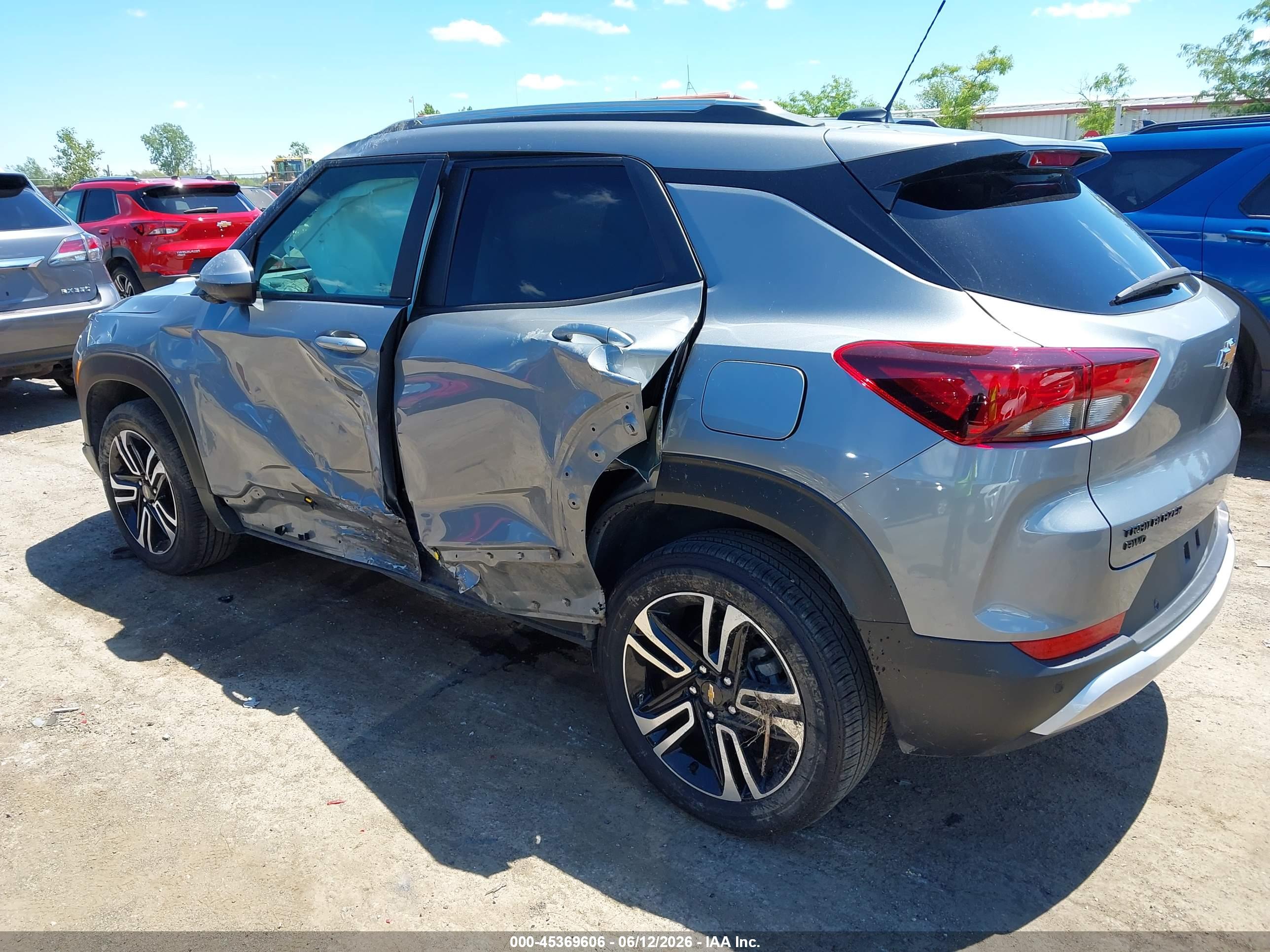 CHEVROLET TRAILBLAZER image 3