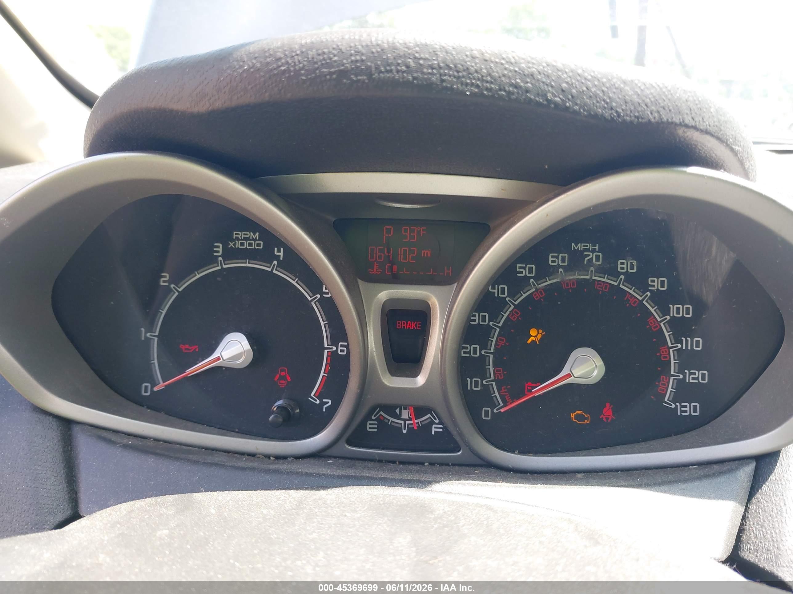 FORD FIESTA image 7