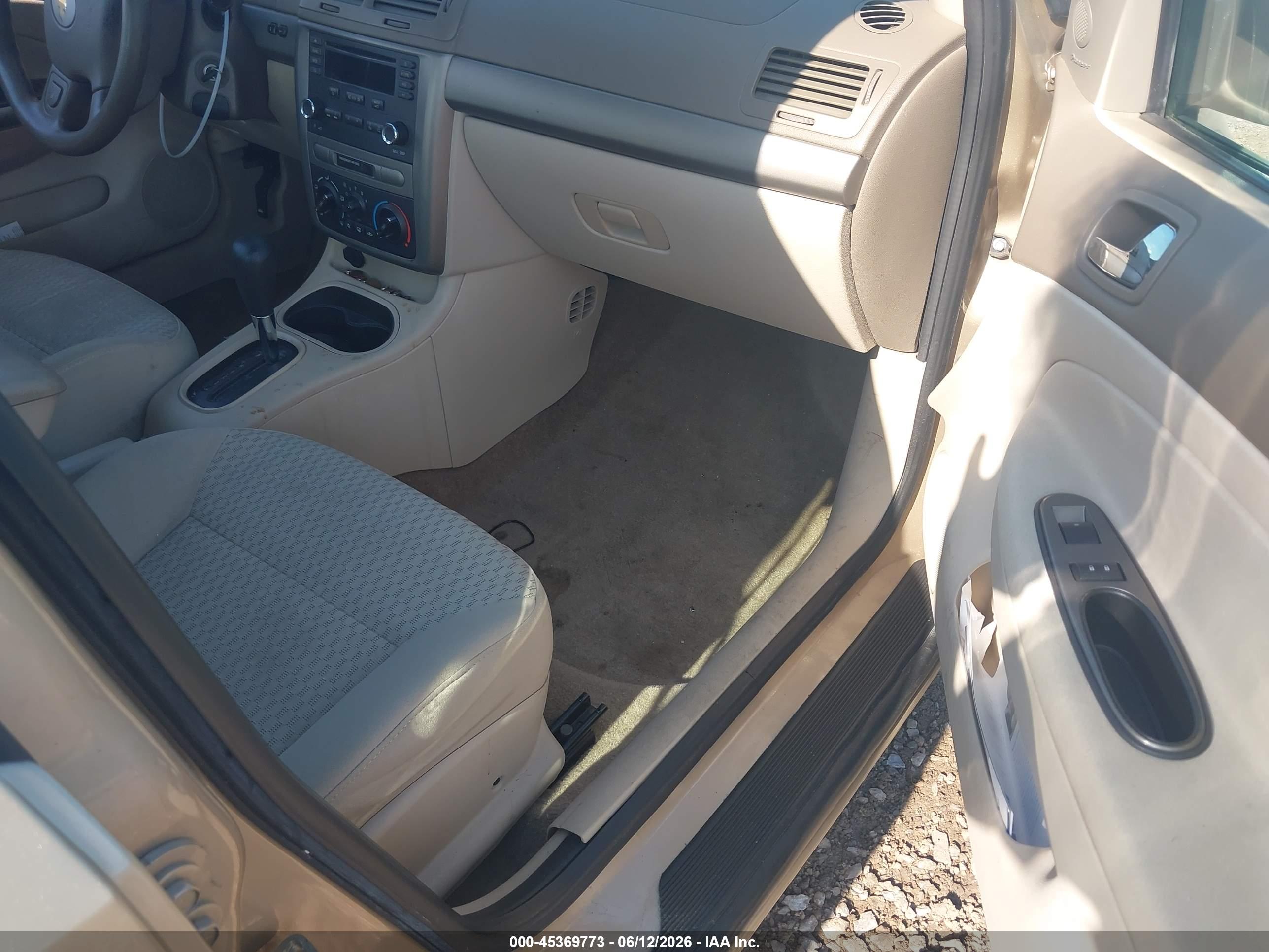 CHEVROLET COBALT image 5