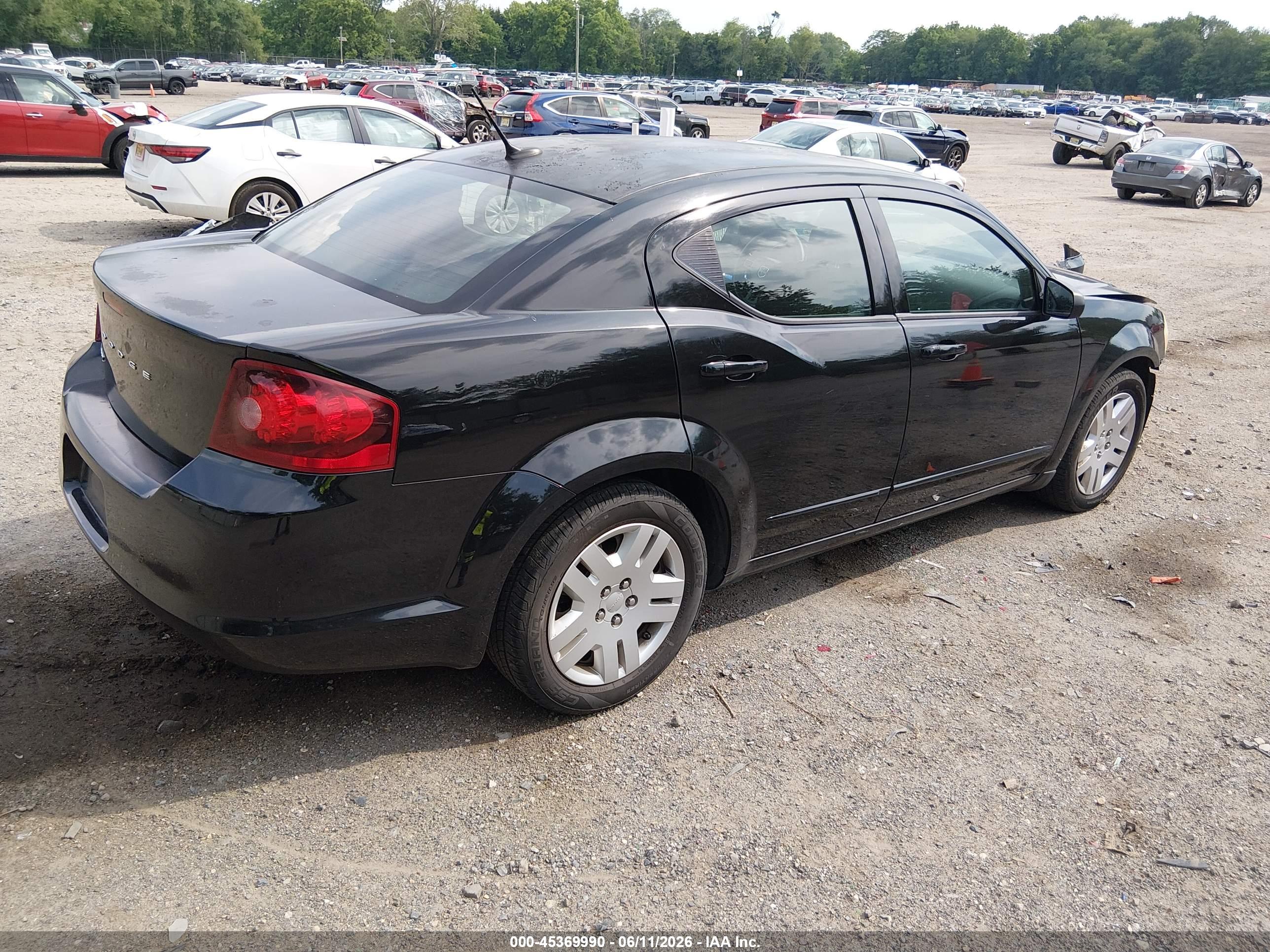 DODGE AVENGER image 4