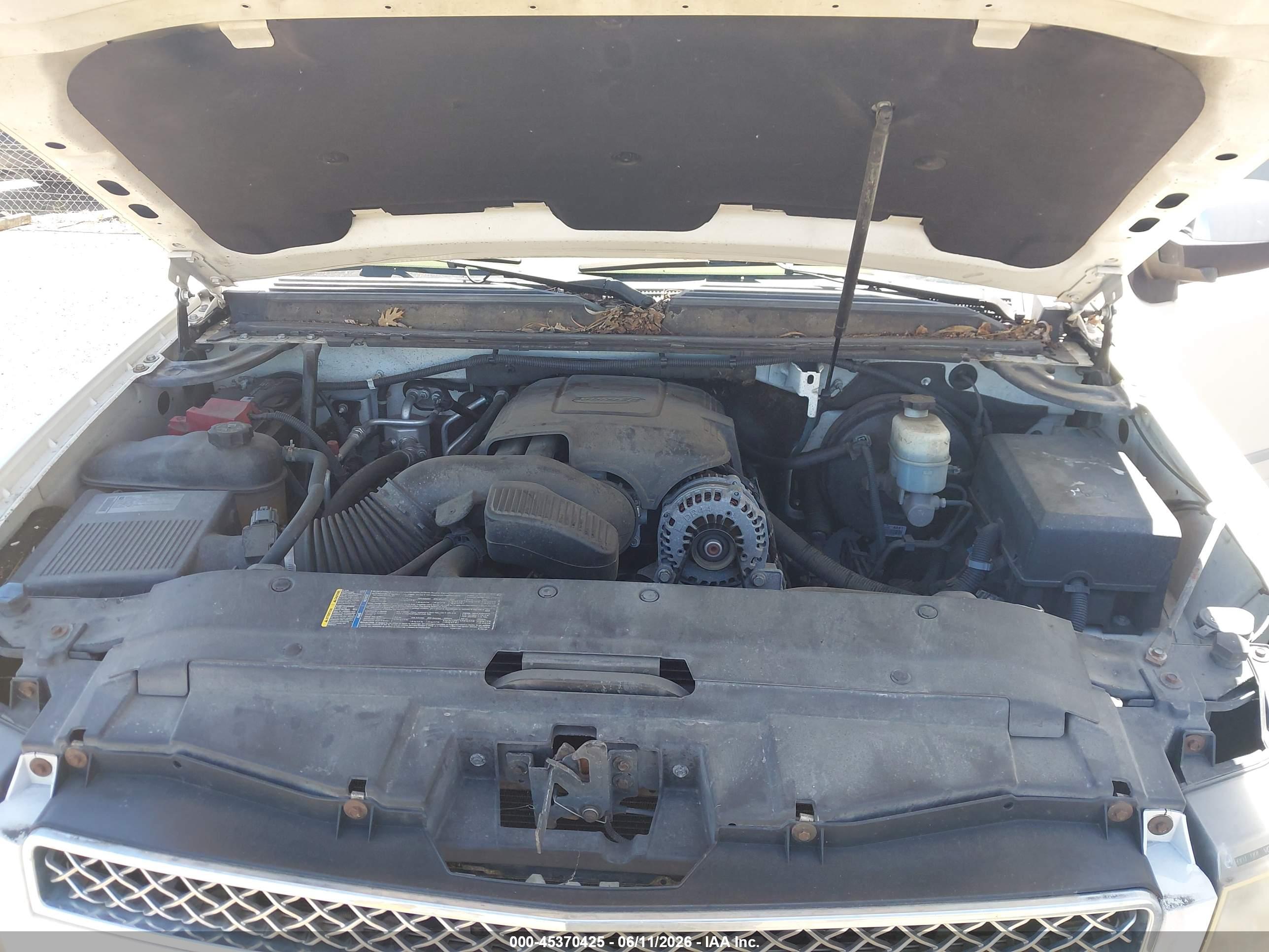 CHEVROLET SUBURBAN image 10