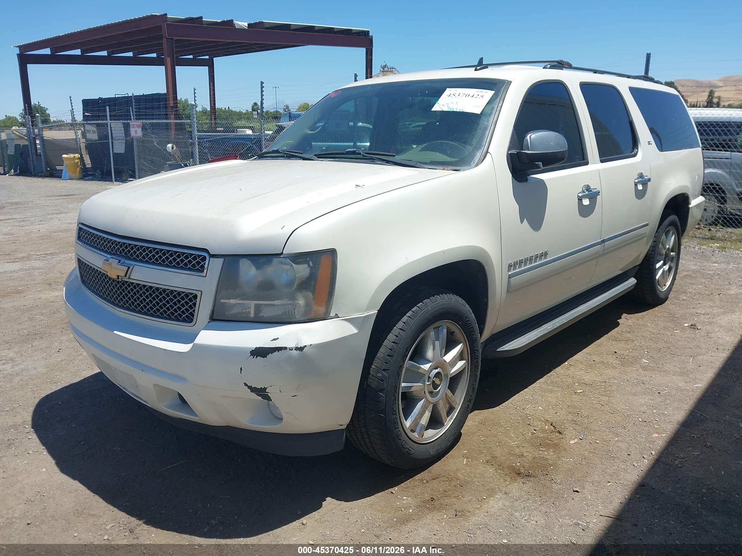 CHEVROLET SUBURBAN image 2