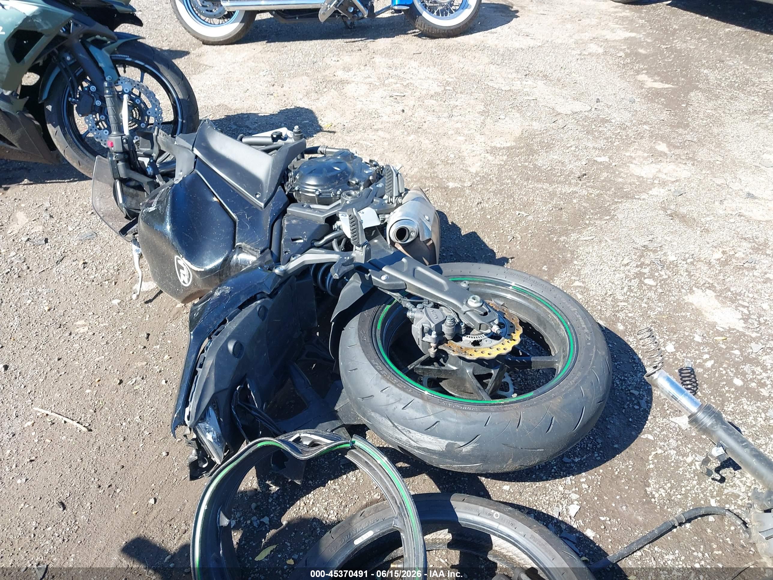 KAWASAKI EX650 image 3