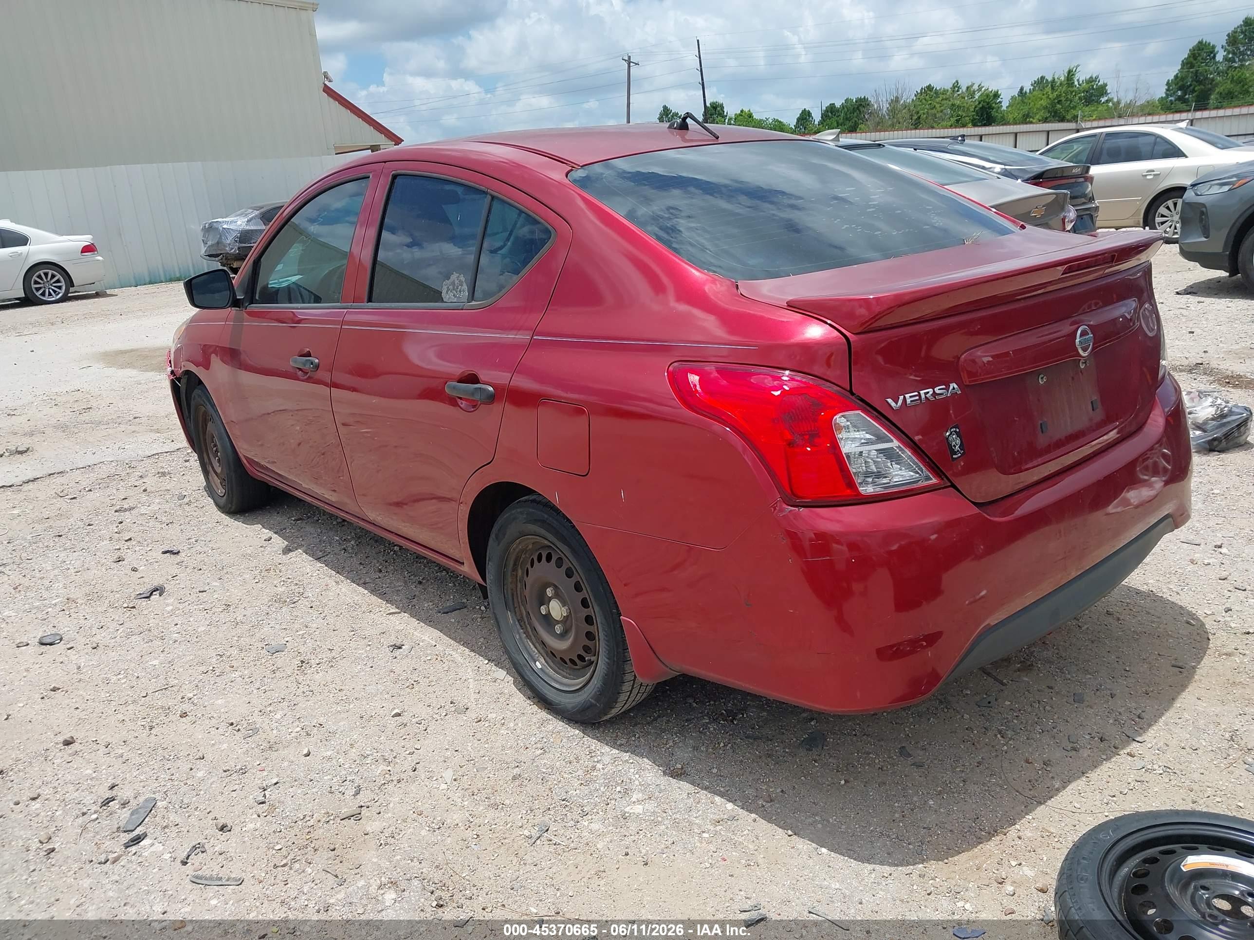 NISSAN VERSA image 3