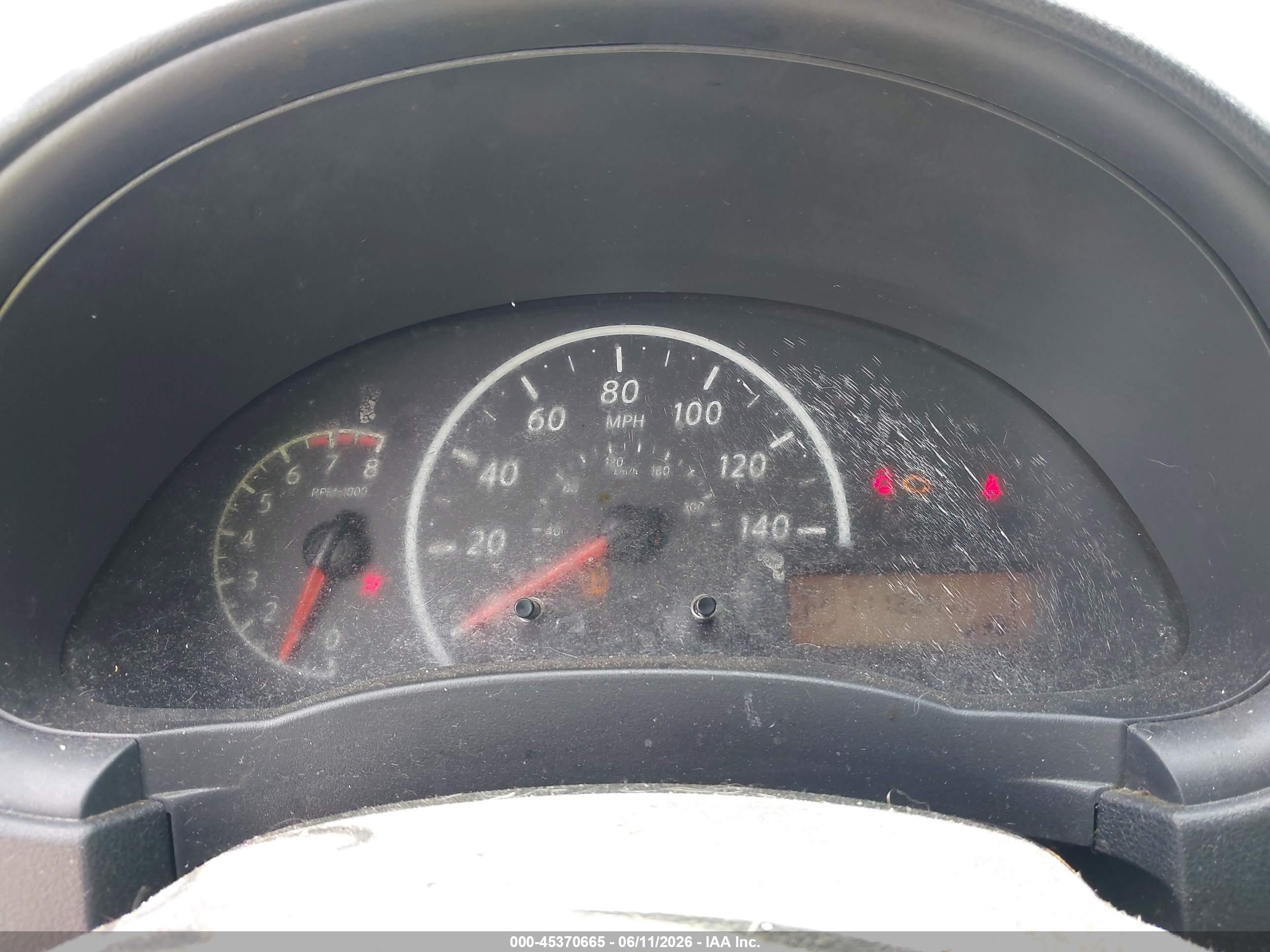 NISSAN VERSA image 7