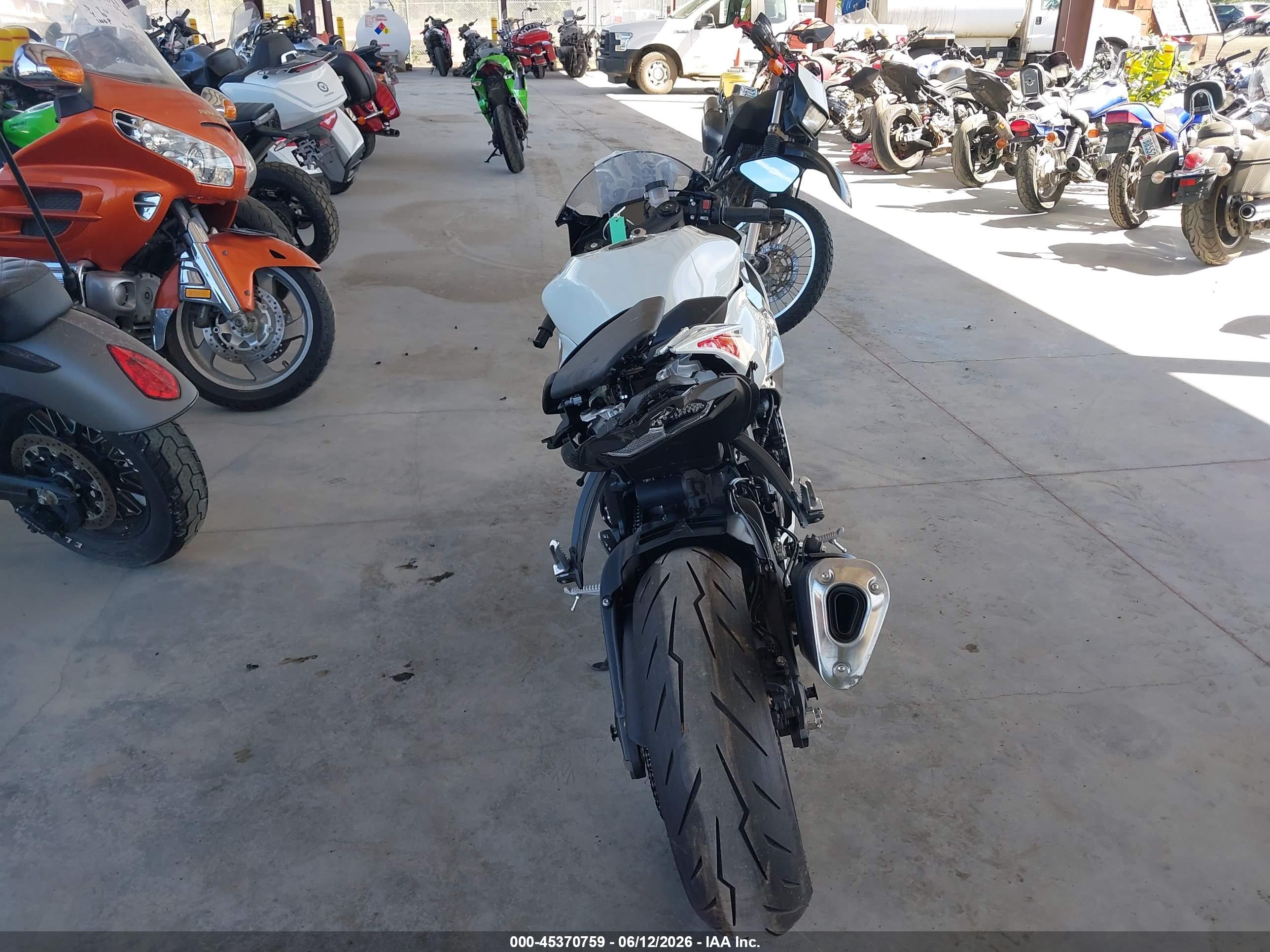KAWASAKI ZX636 image 6