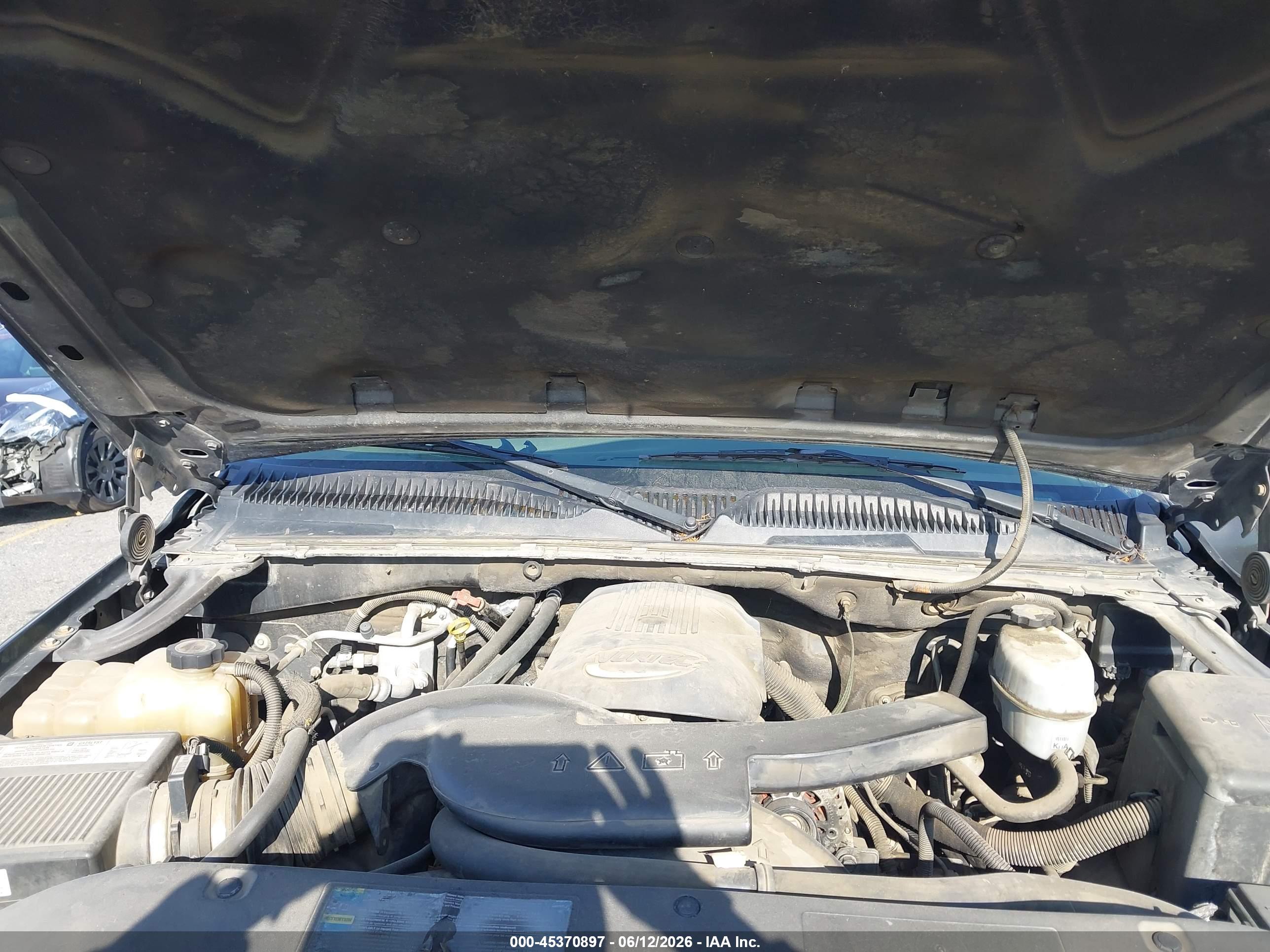 CHEVROLET SUBURBAN image 10