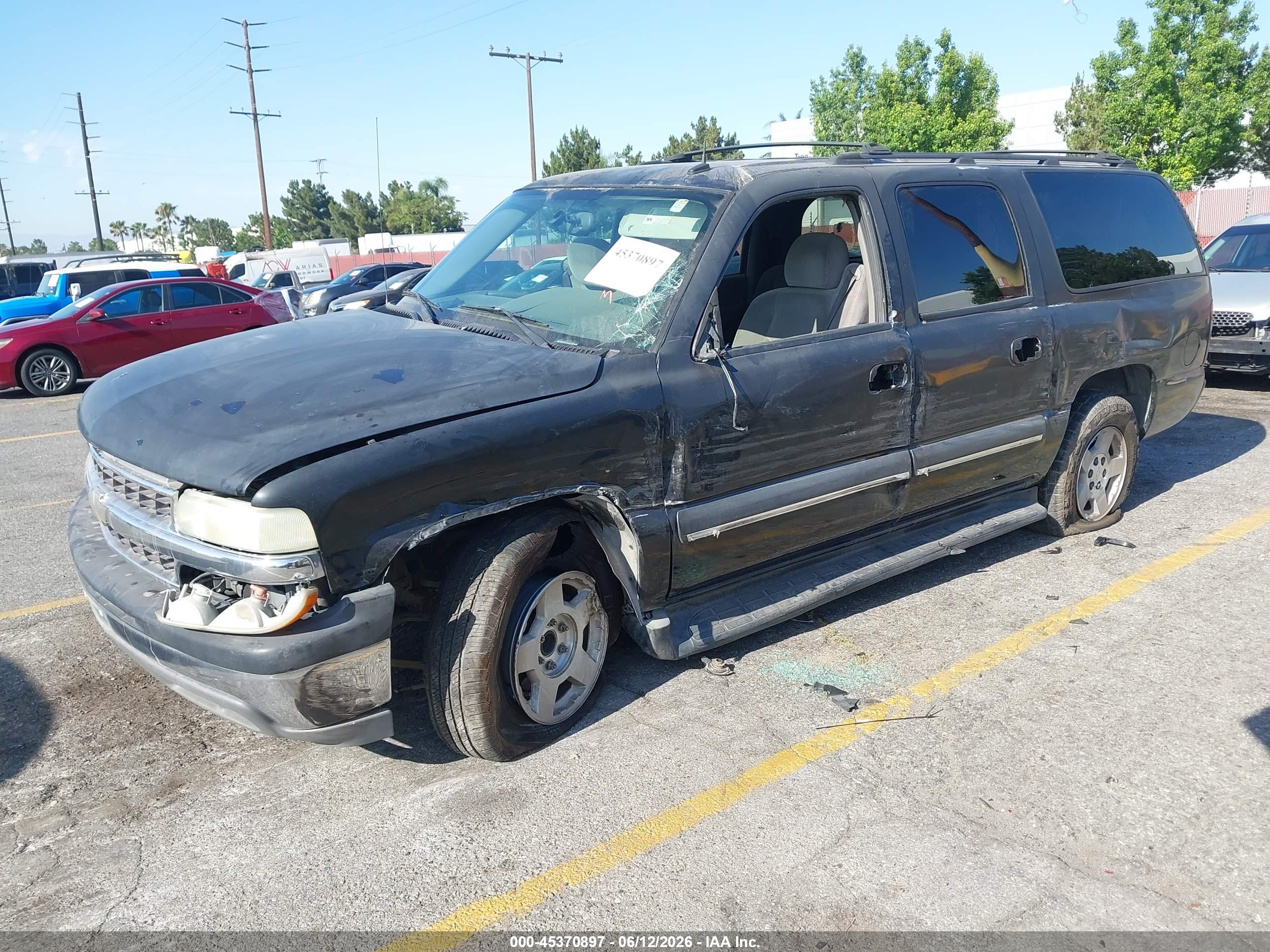 CHEVROLET SUBURBAN image 2