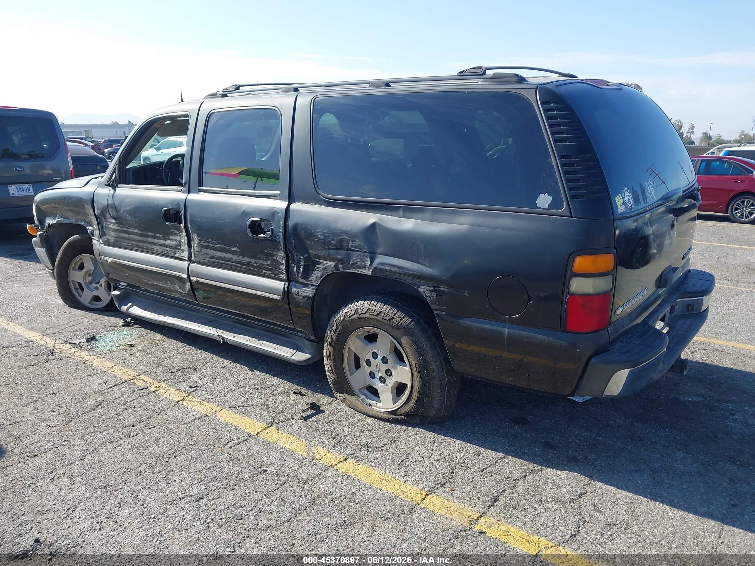 CHEVROLET SUBURBAN image 3
