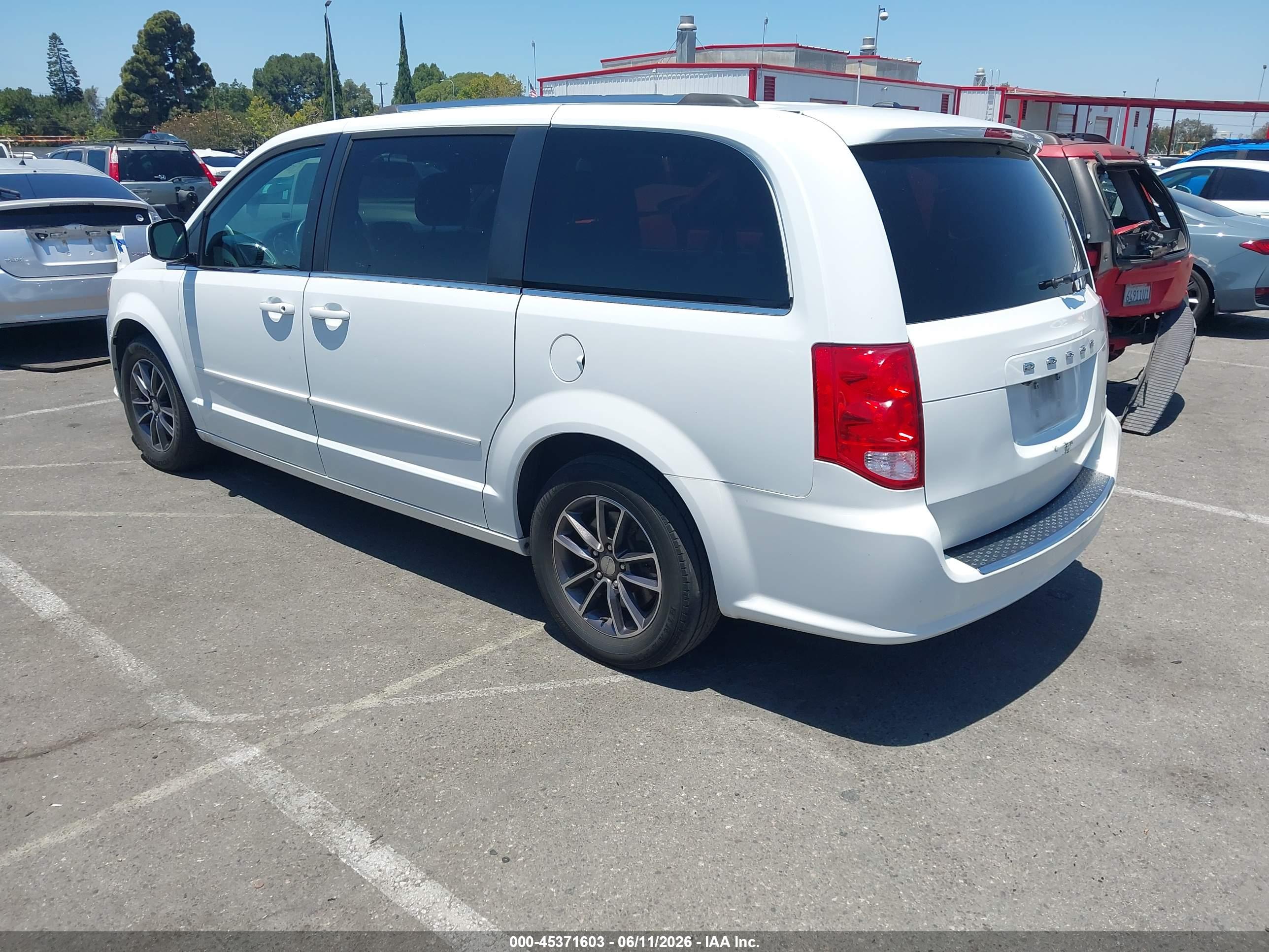 DODGE GRAND image 3
