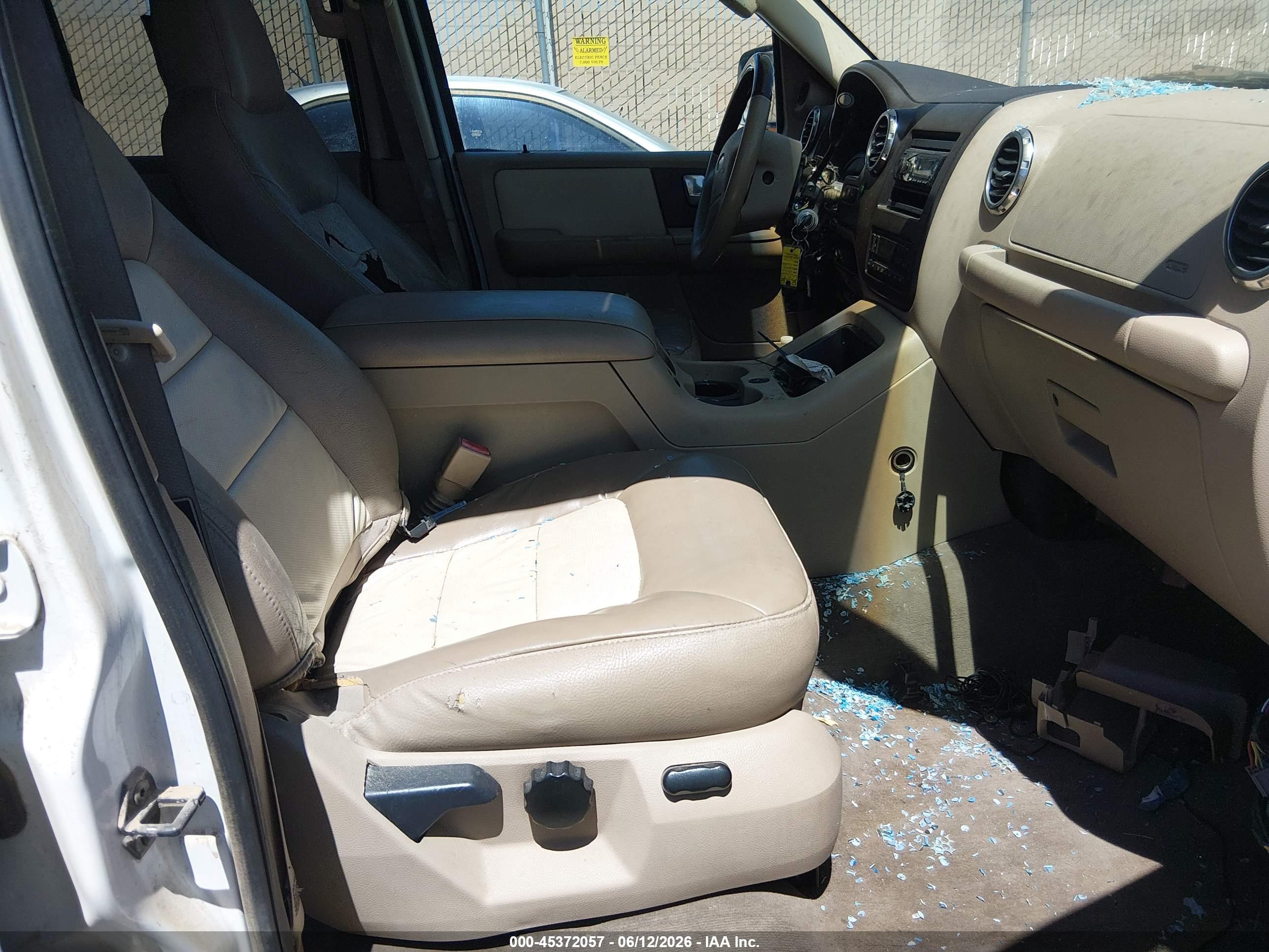 FORD EXPEDITION image 5
