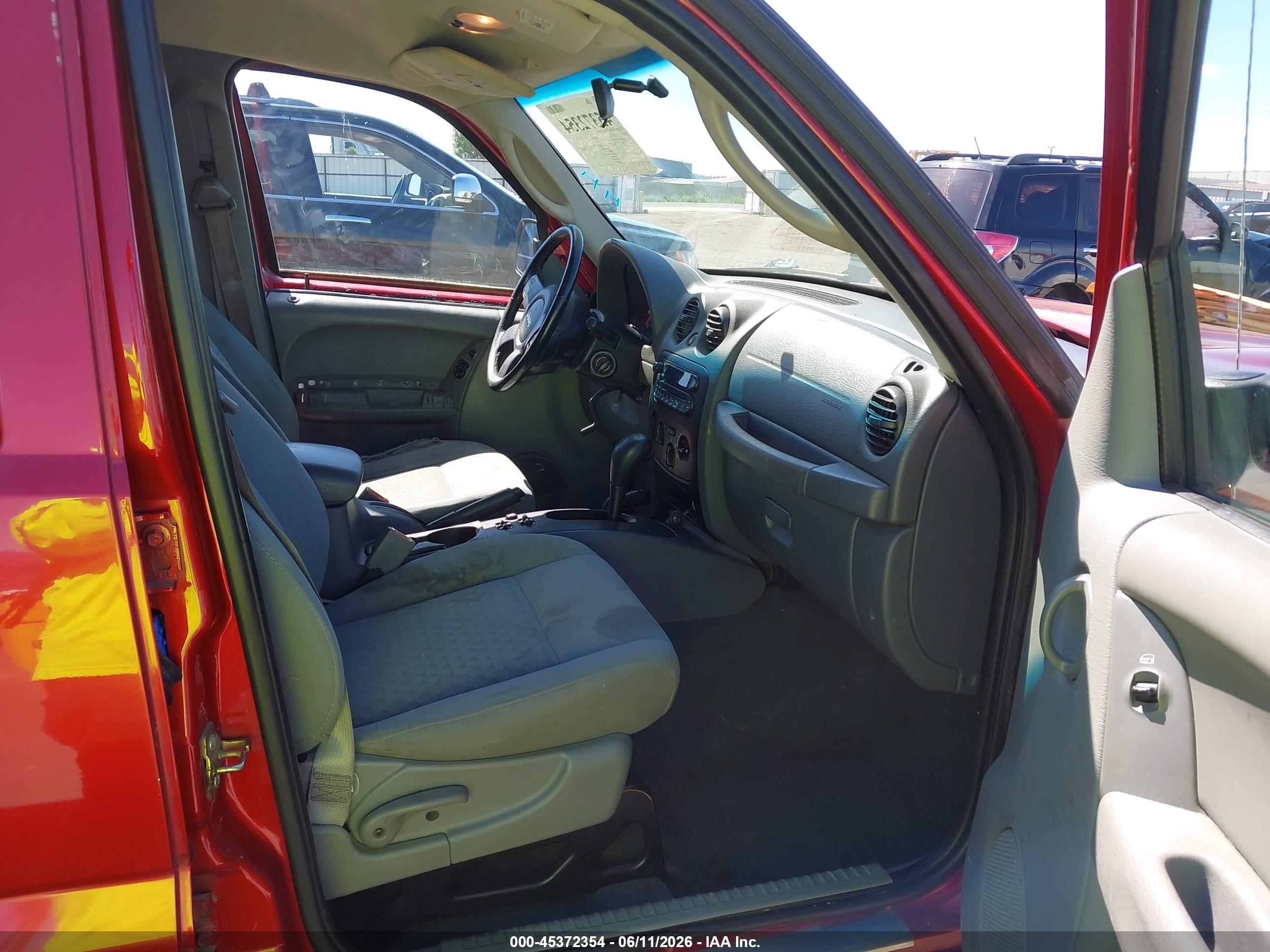 JEEP LIBERTY image 5