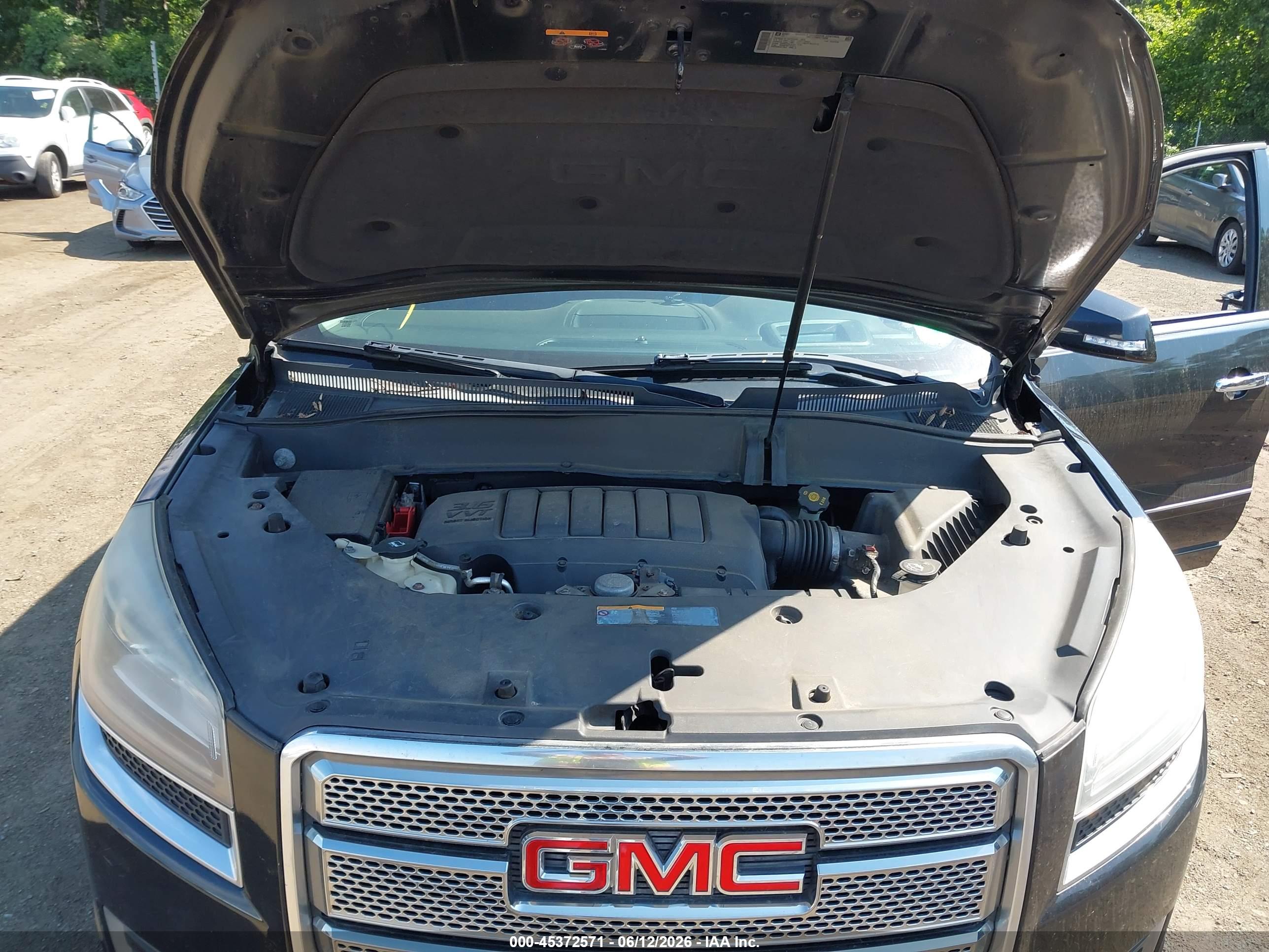 GMC ACADIA image 10