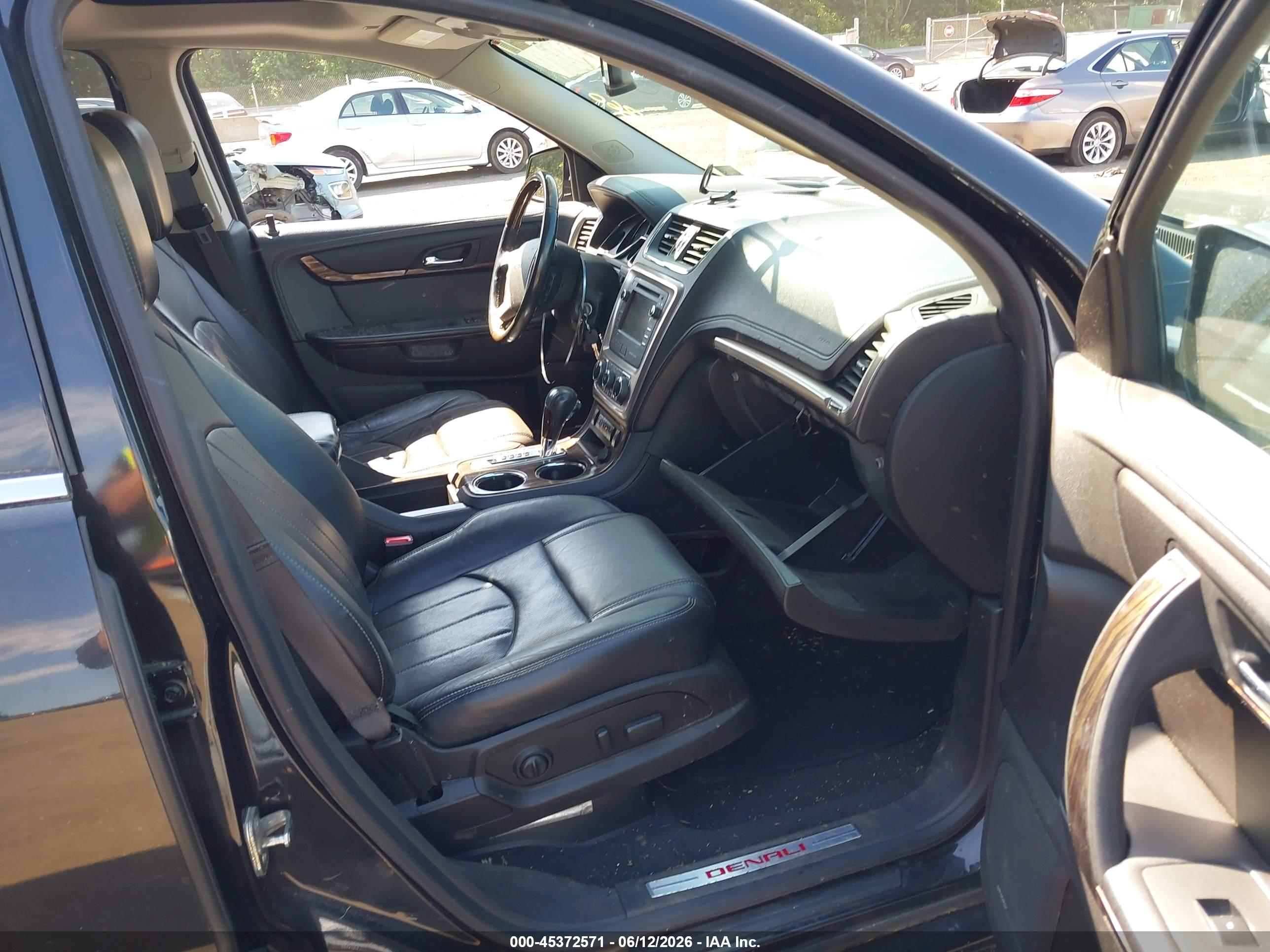 GMC ACADIA image 5