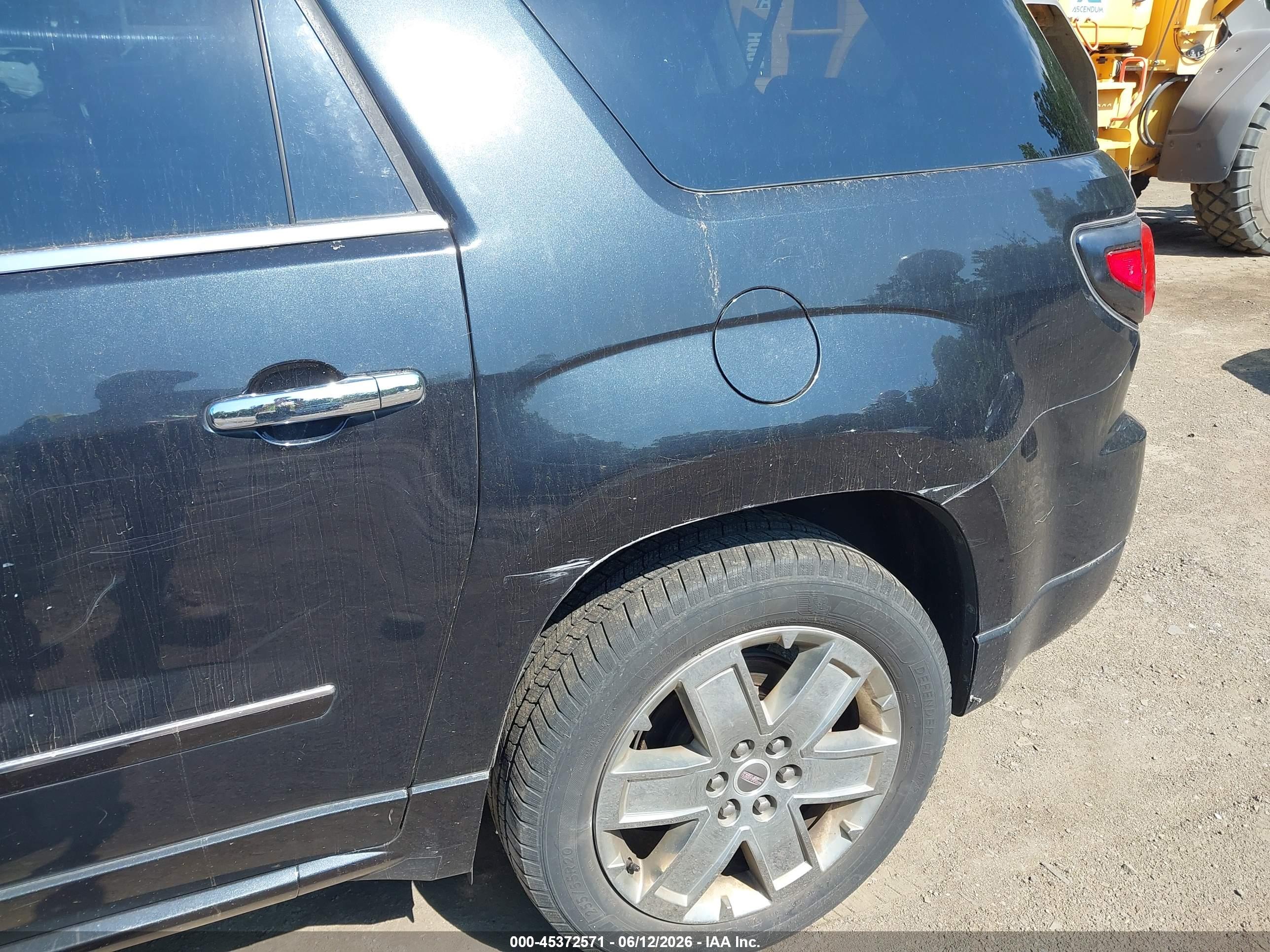 GMC ACADIA image 6