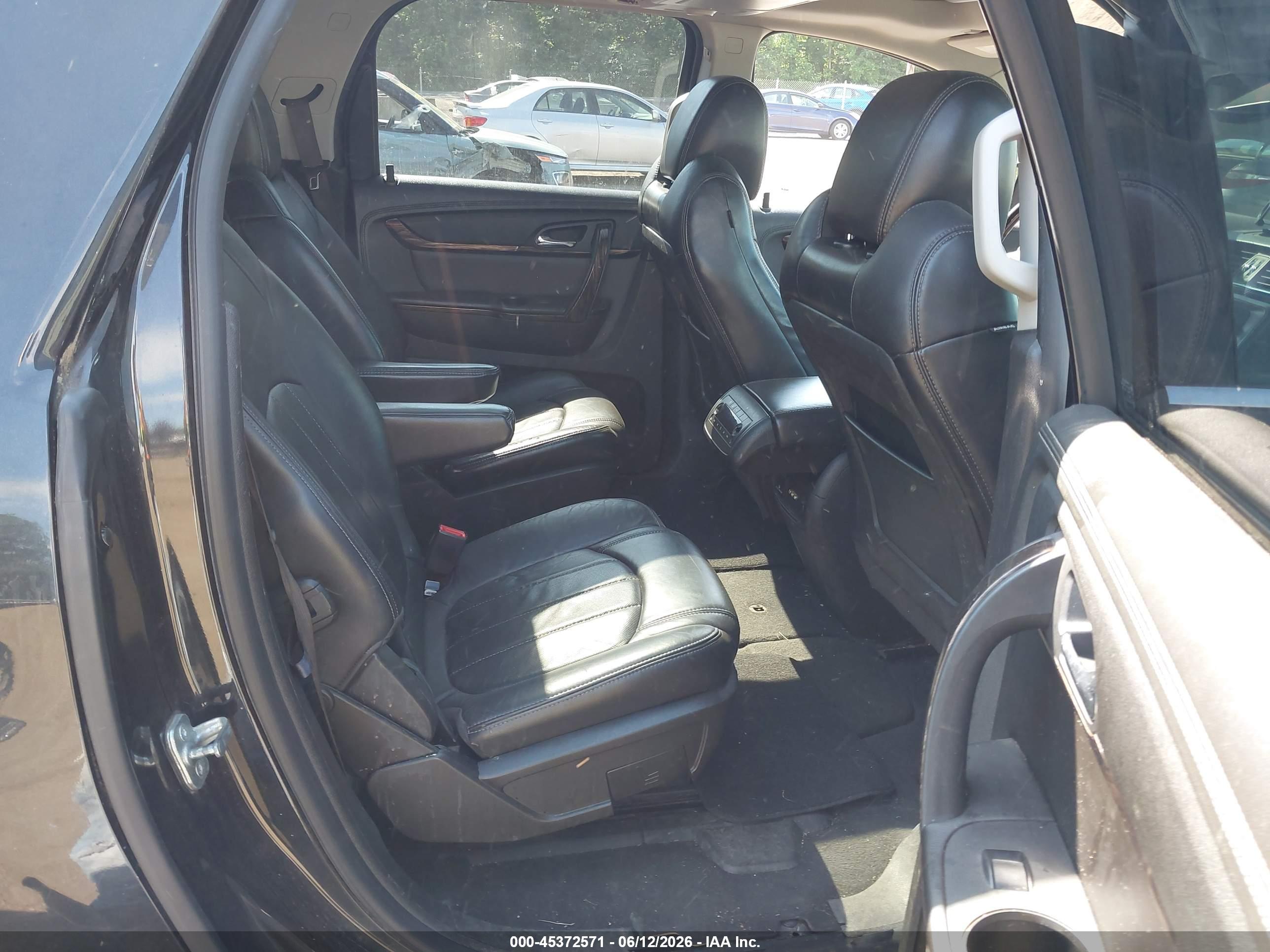 GMC ACADIA image 8