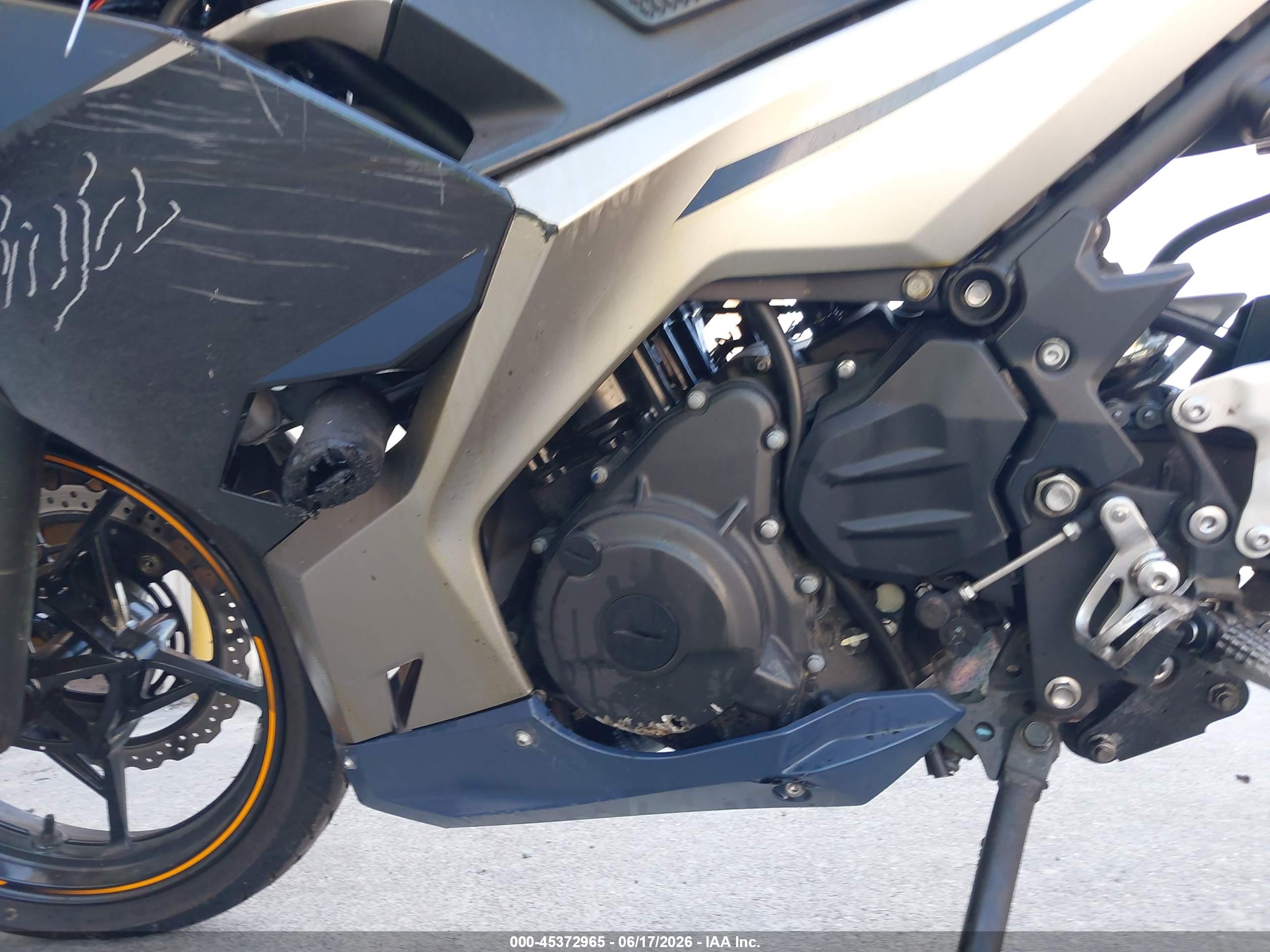 KAWASAKI EX400 image 9