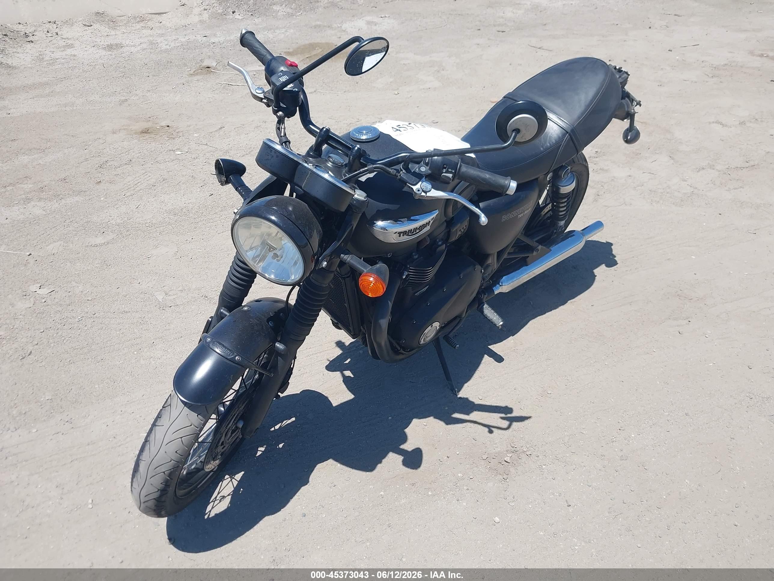 TRIUMPH BONNEVILLE image 2