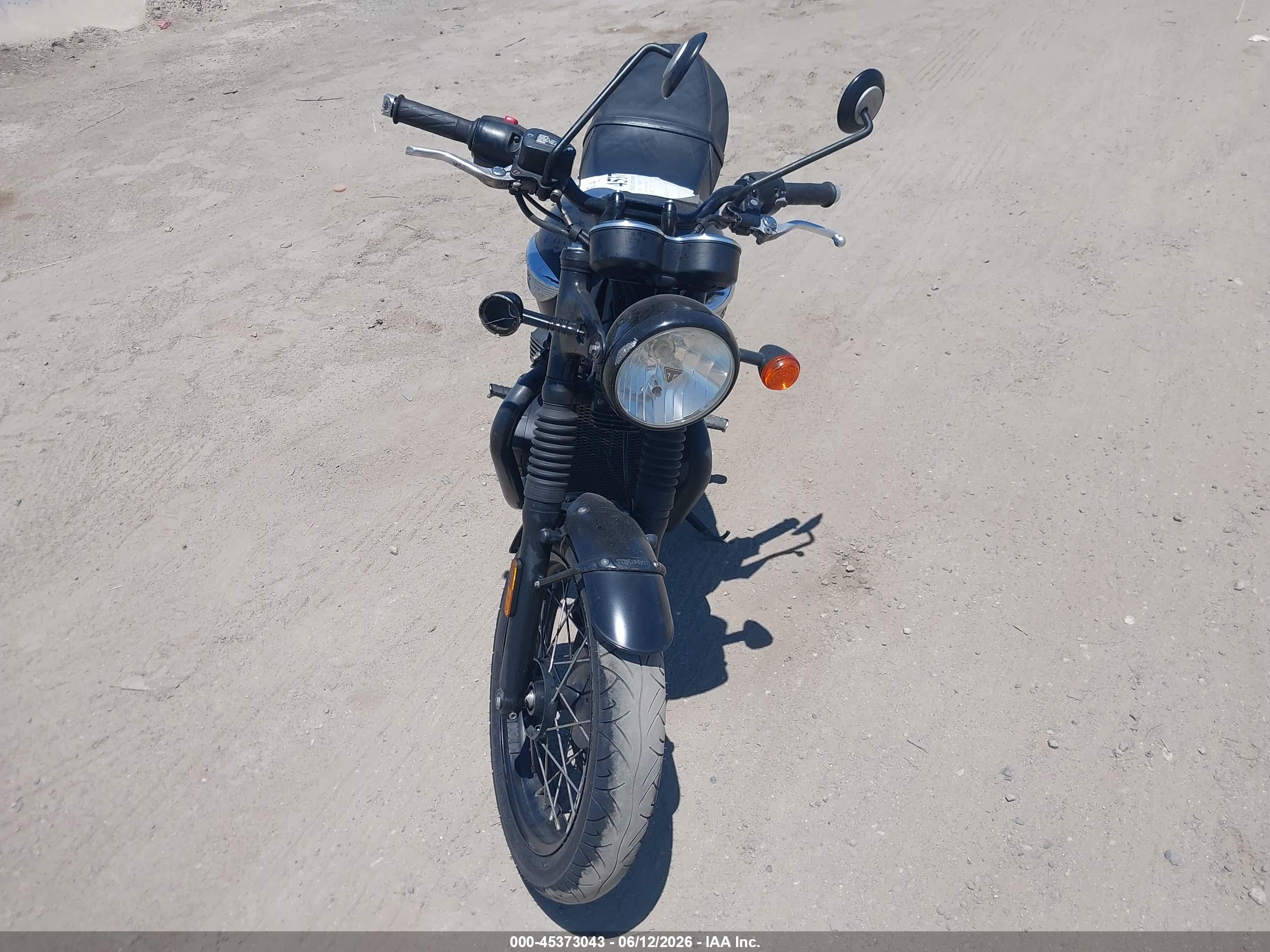 TRIUMPH BONNEVILLE image 5