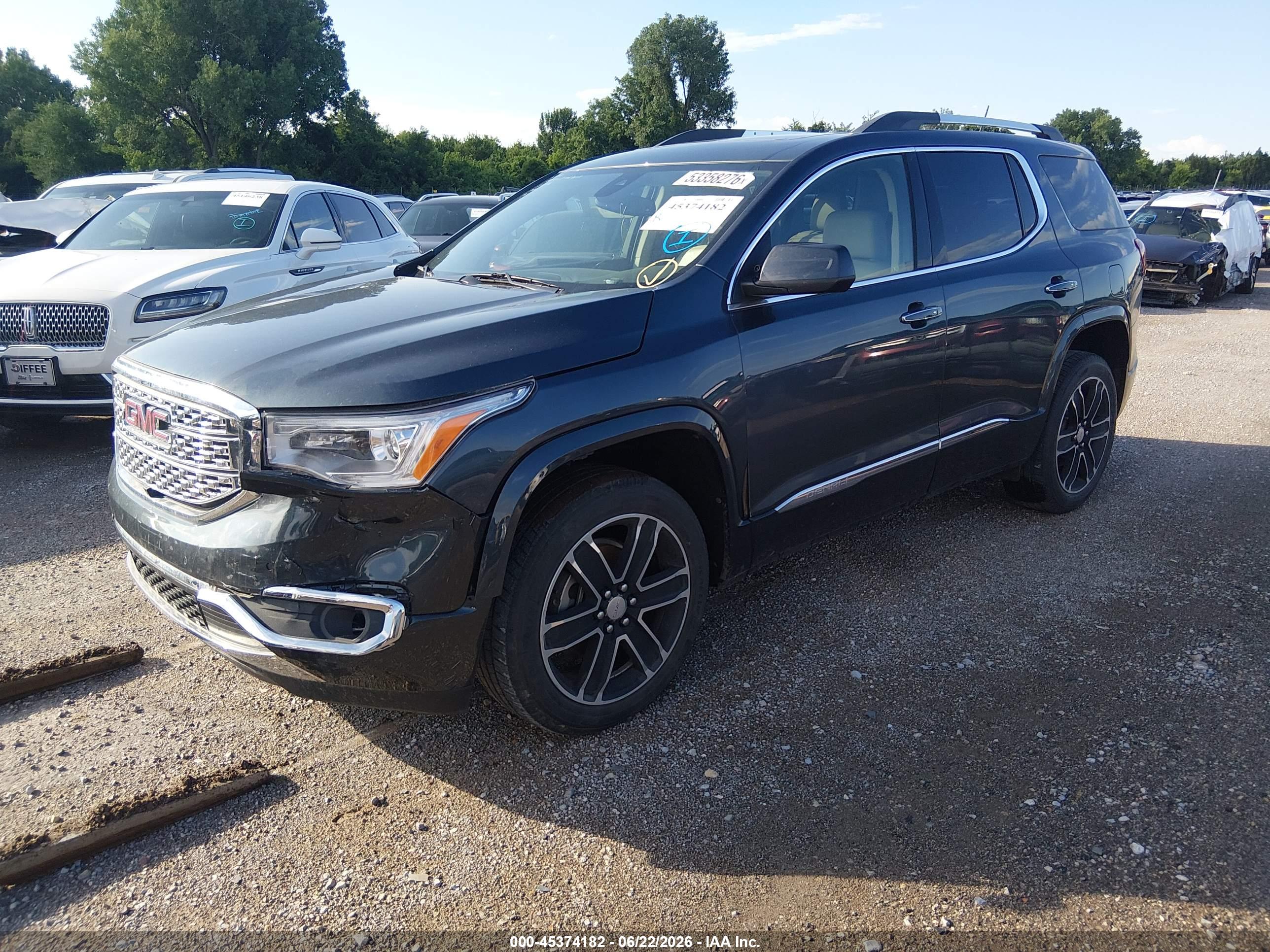 GMC ACADIA image 2