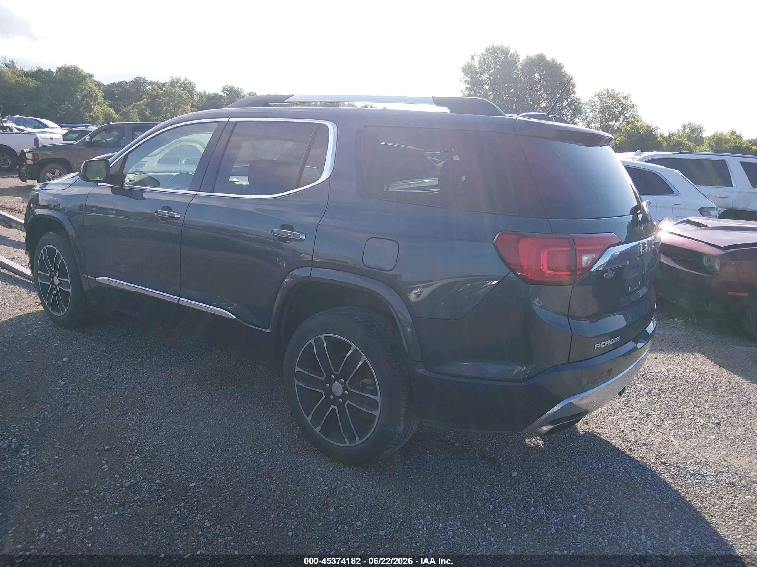 GMC ACADIA image 3