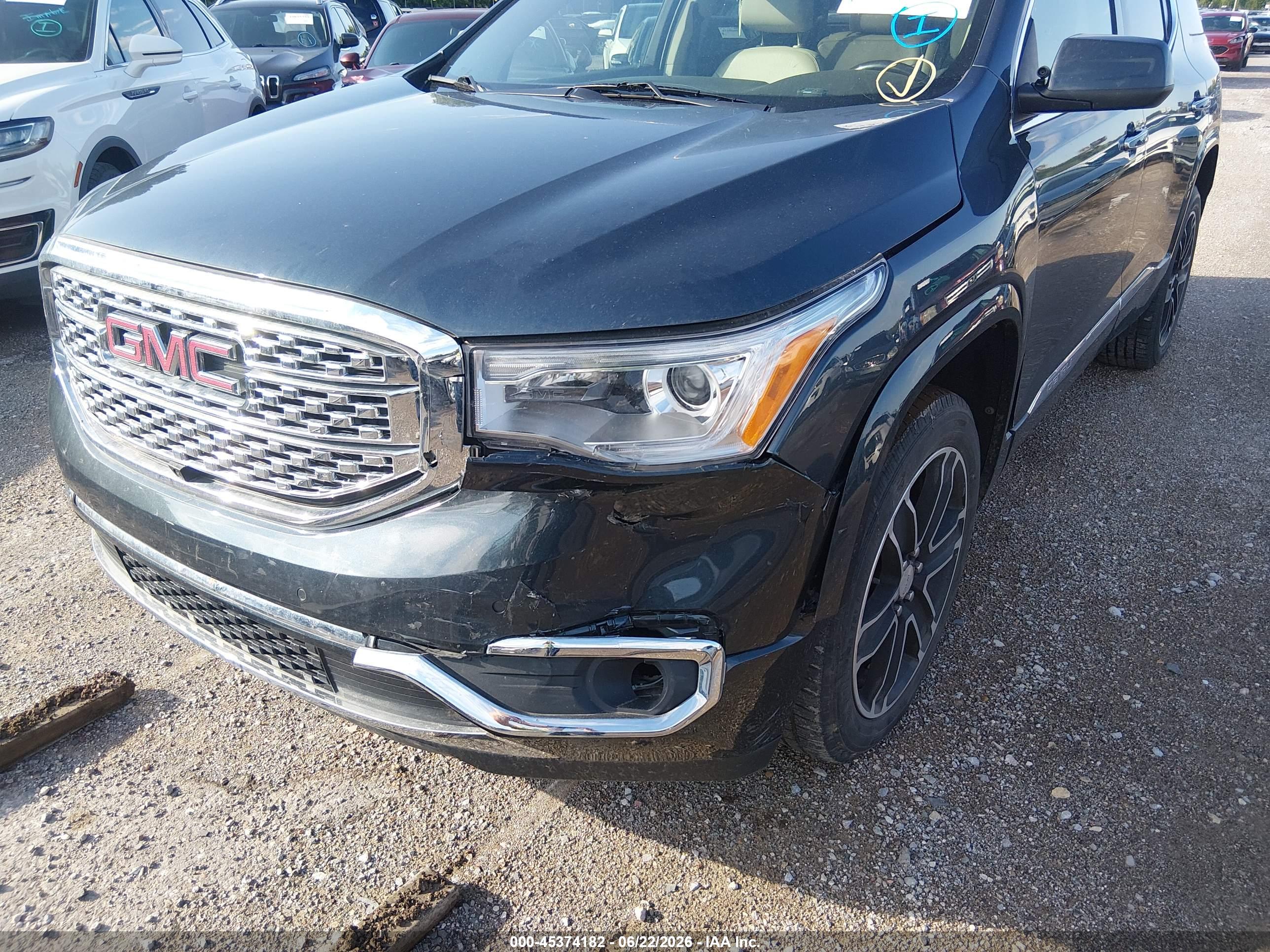 GMC ACADIA image 6