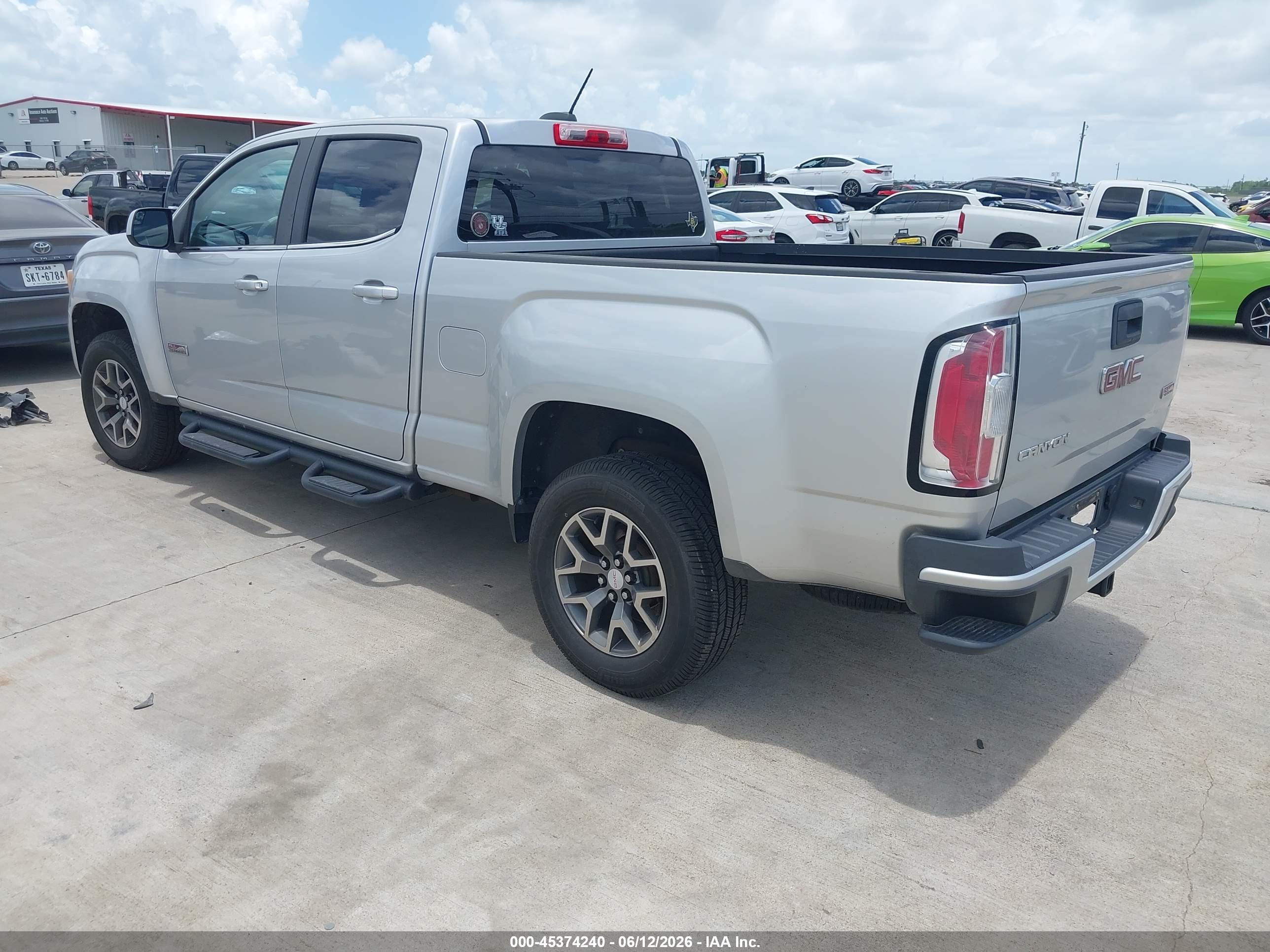 GMC CANYON image 3