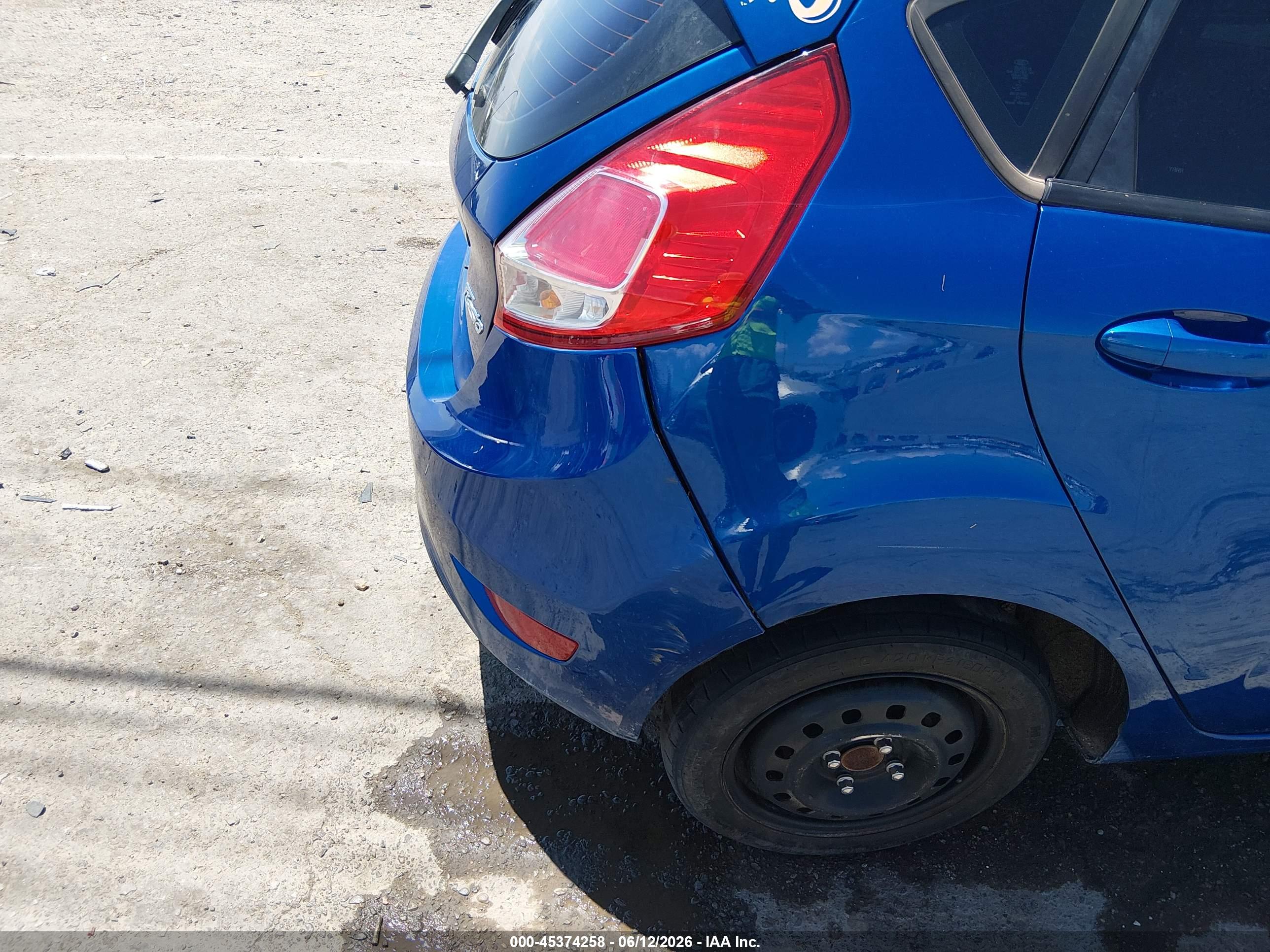FORD FIESTA image 6