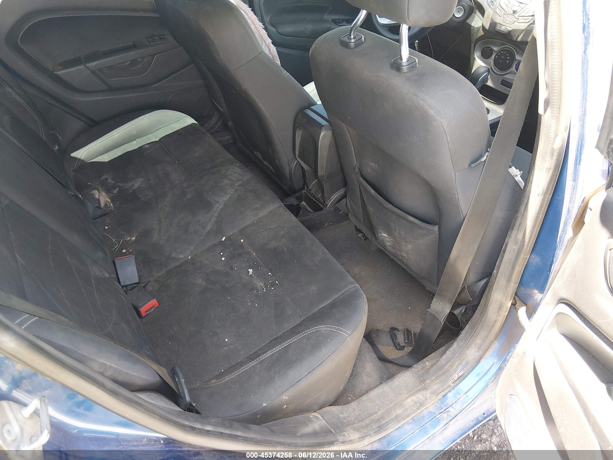 FORD FIESTA image 8