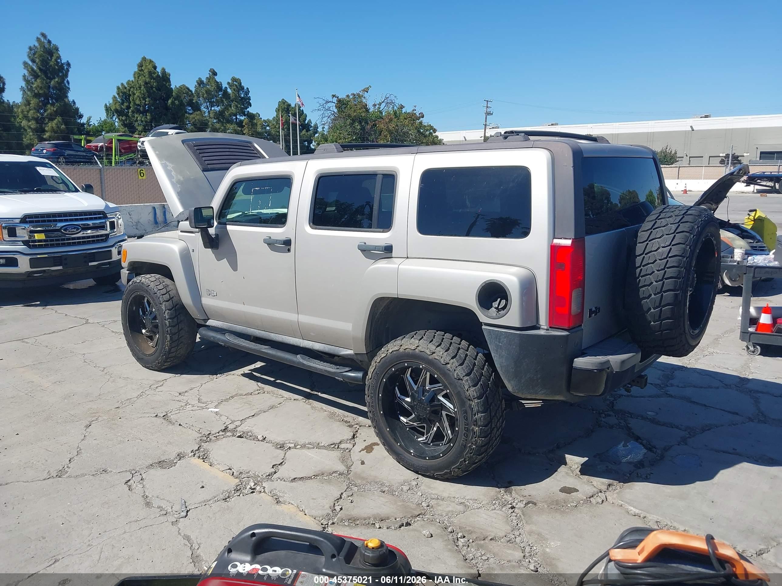 HUMMER H3 image 6