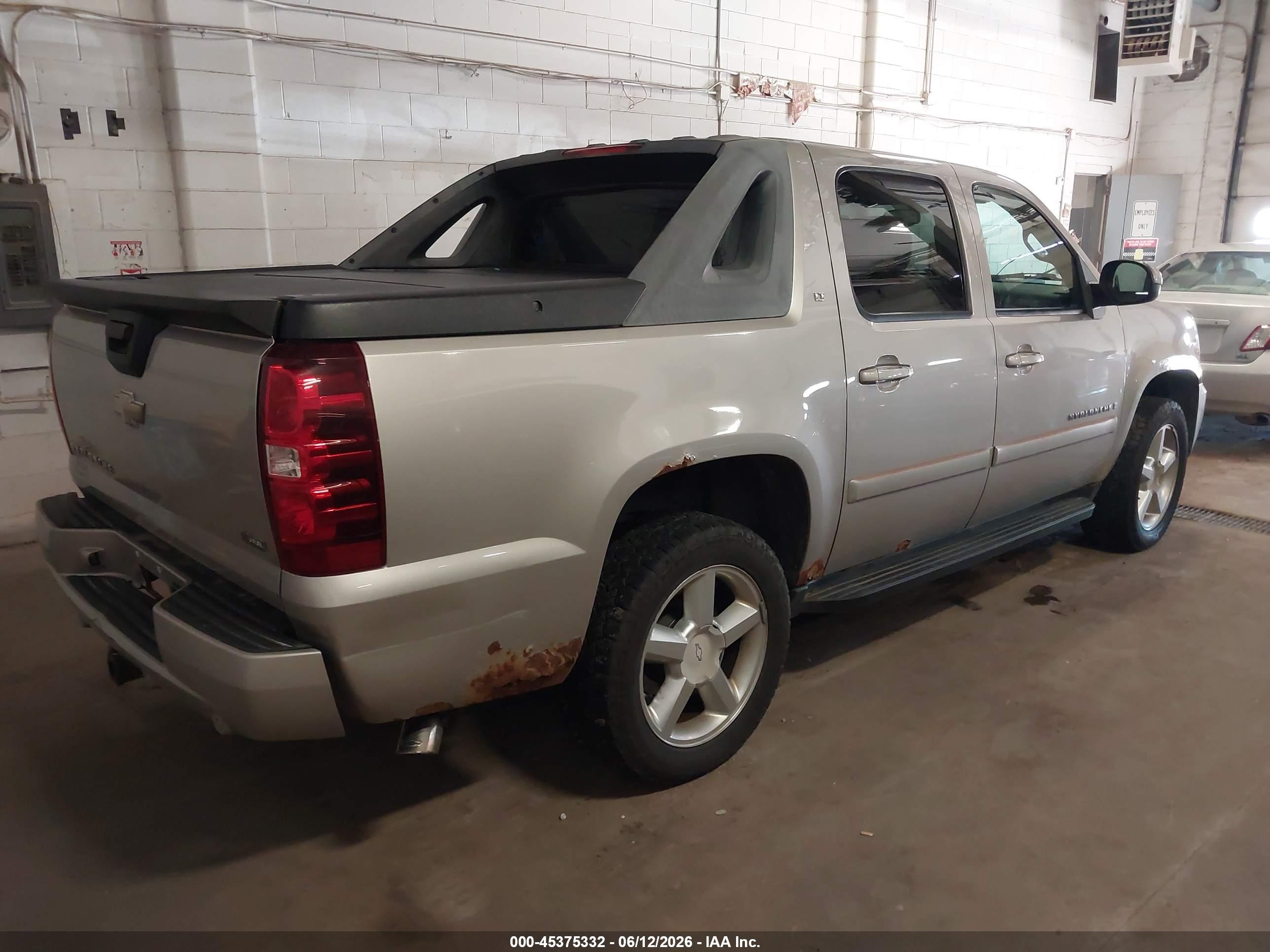 CHEVROLET AVALANCHE image 4