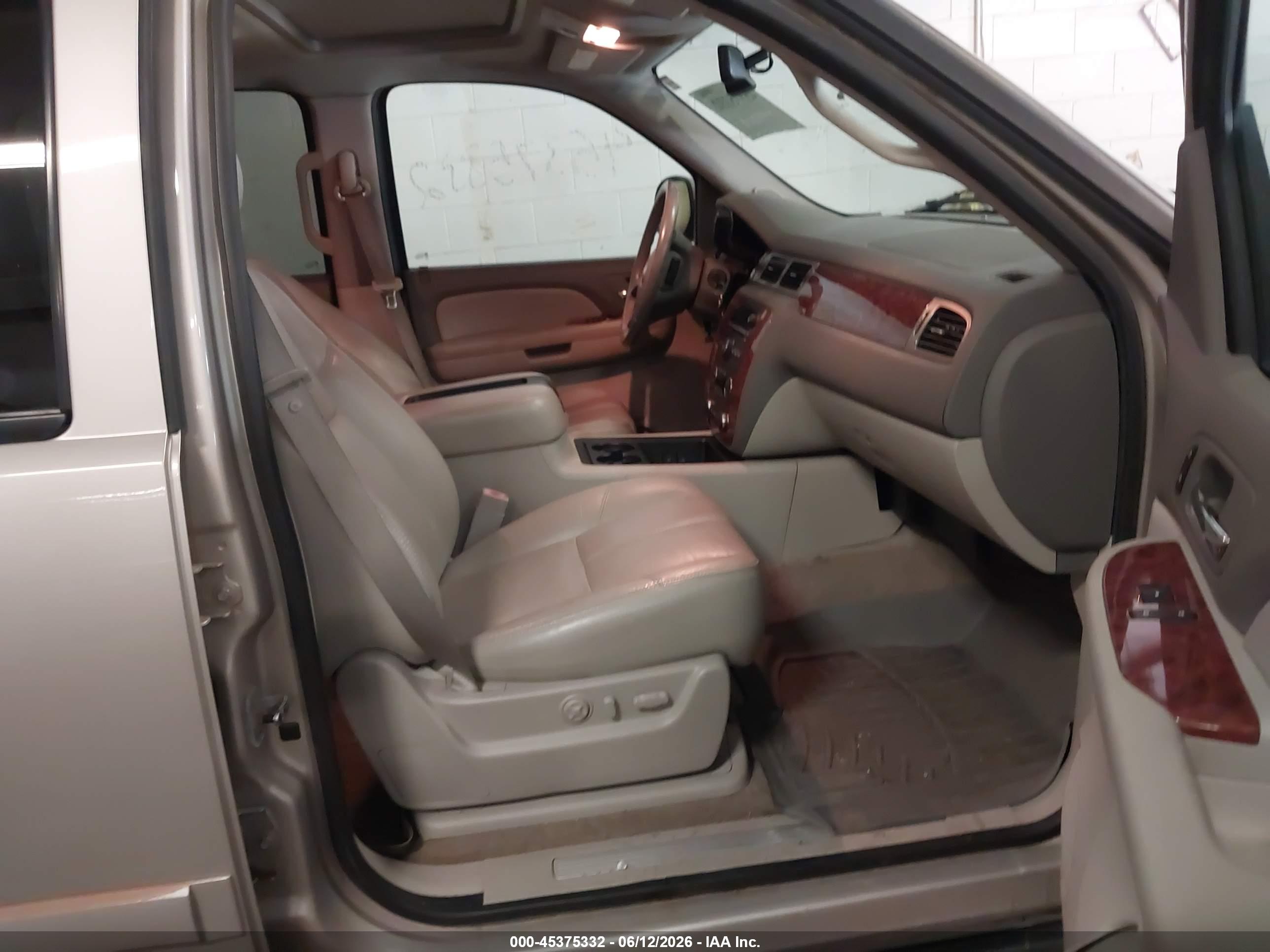 CHEVROLET AVALANCHE image 5