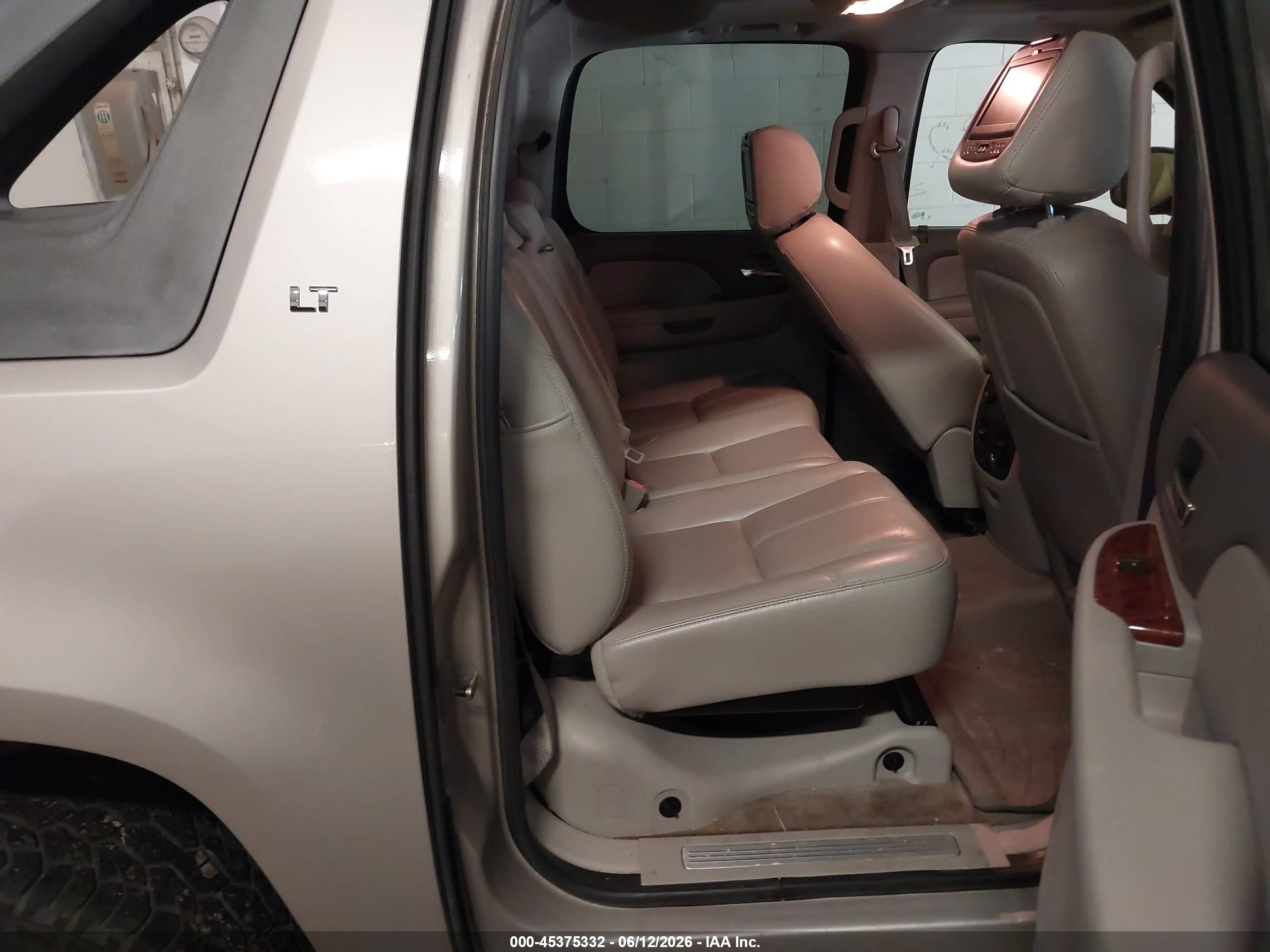CHEVROLET AVALANCHE image 8