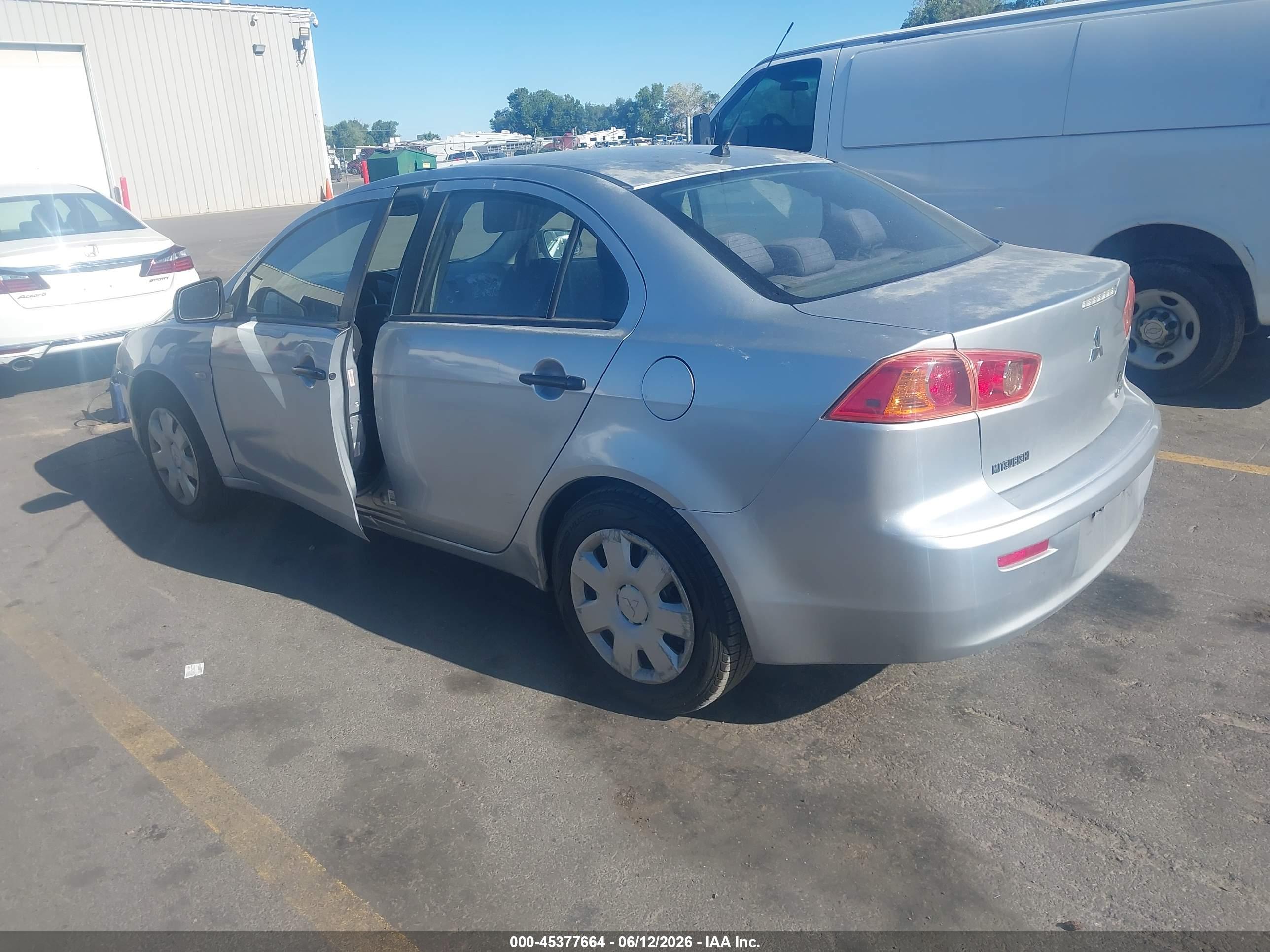MITSUBISHI LANCER image 3