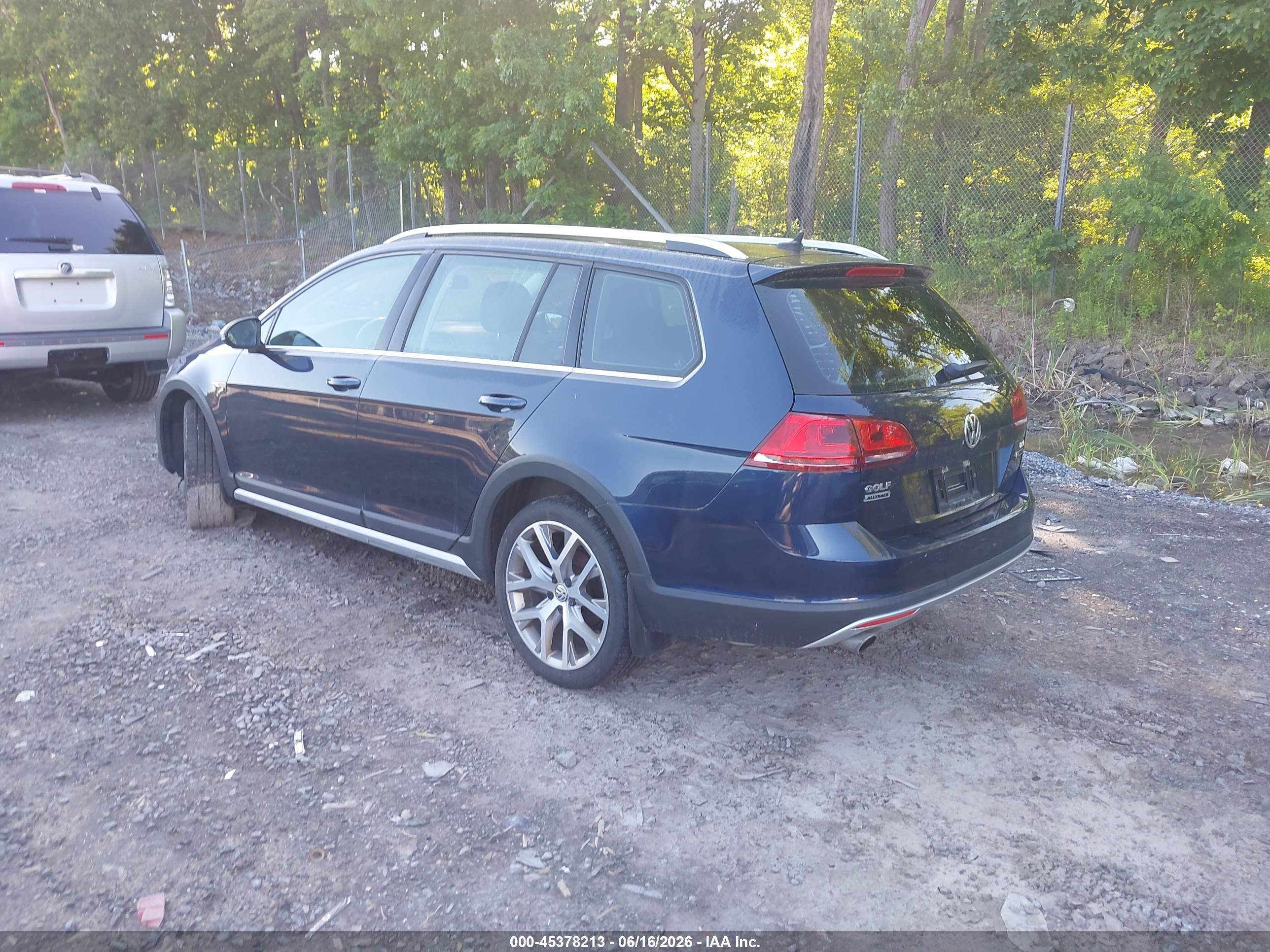 VOLKSWAGEN GOLF image 3