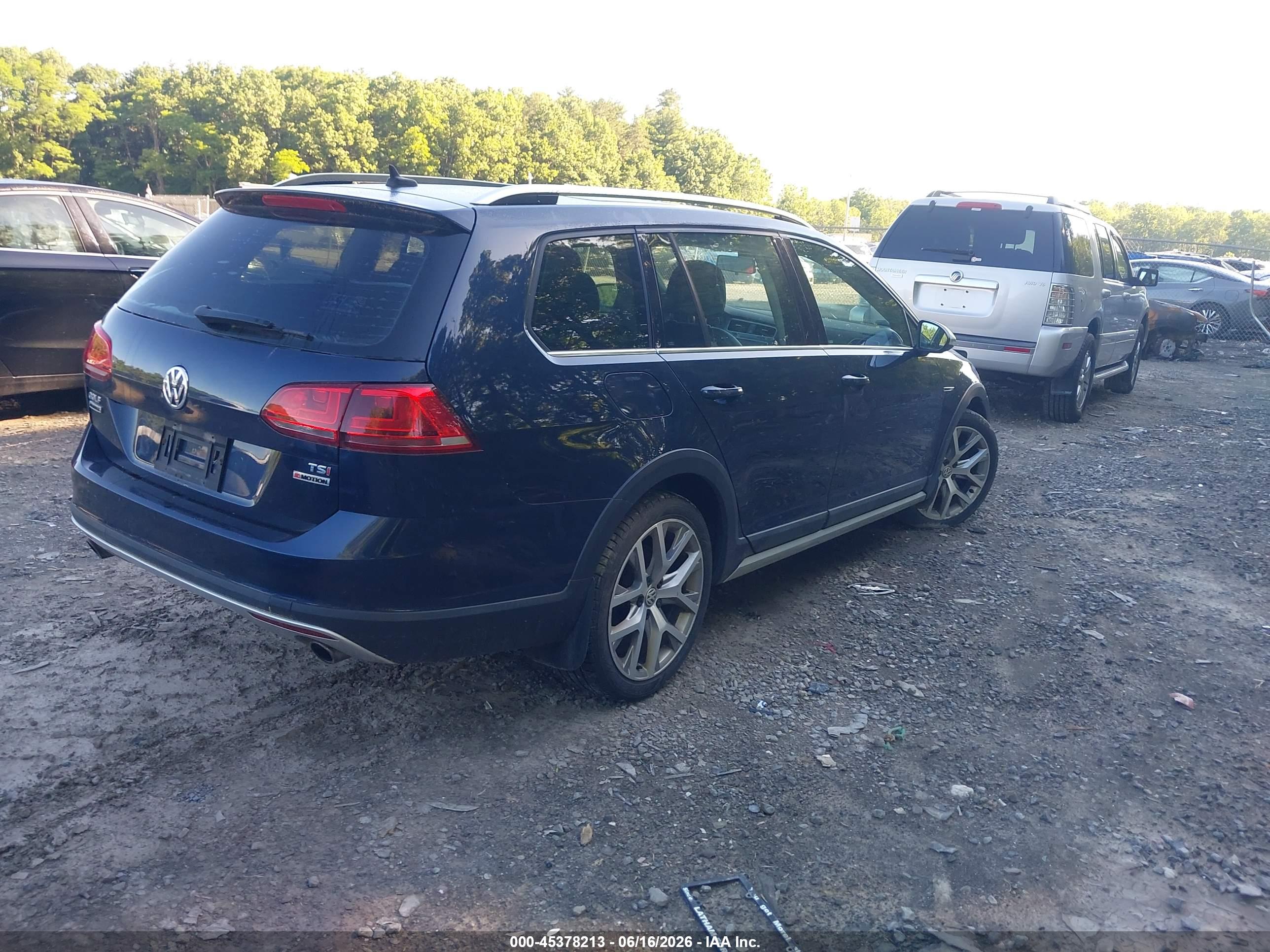 VOLKSWAGEN GOLF image 4