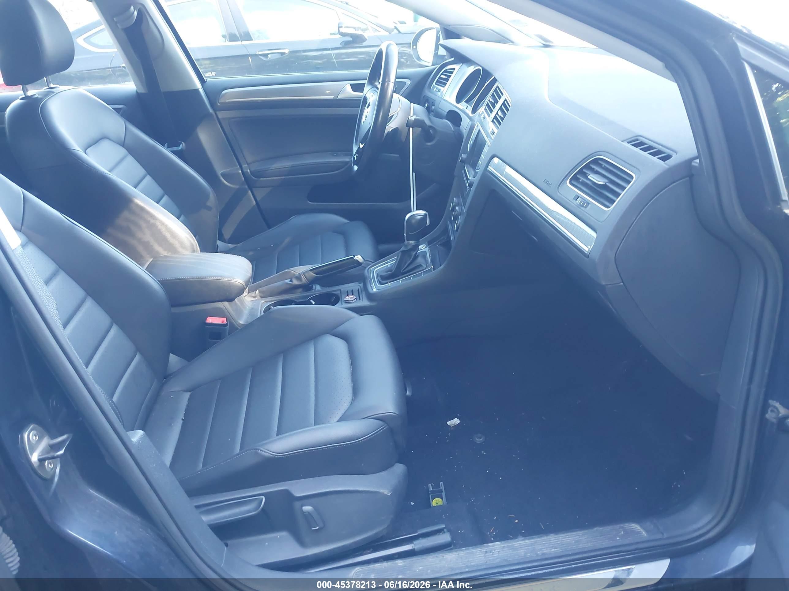 VOLKSWAGEN GOLF image 5